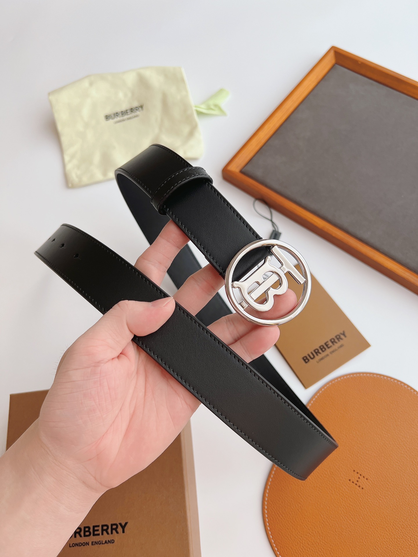 Burberry Basic Belt Top Grain Leather M