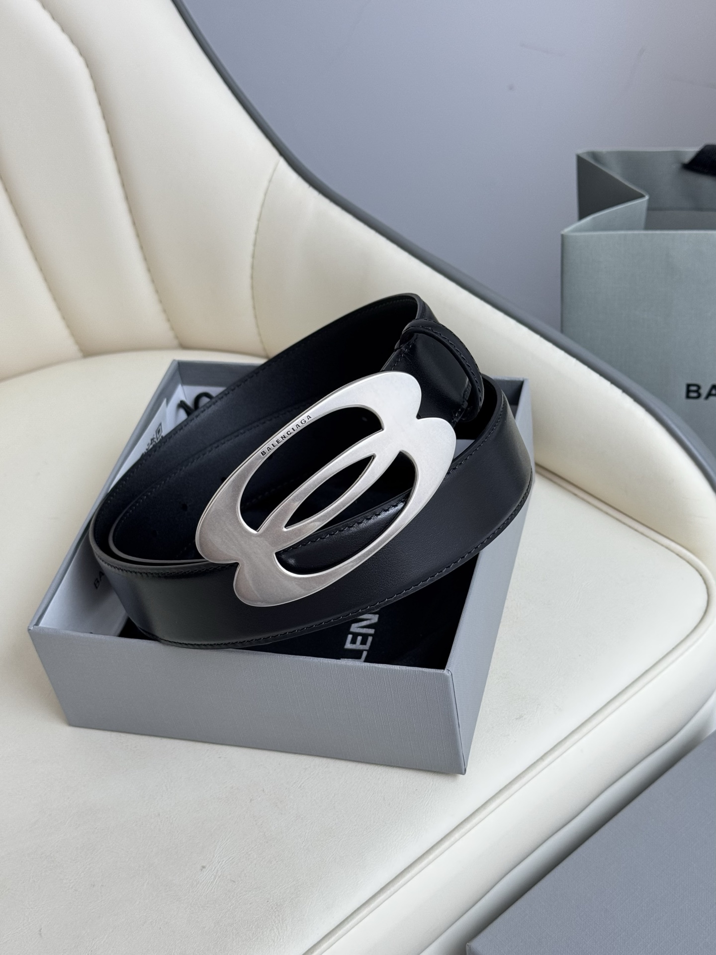 Balenciaga Basic Belt Cow Leather M-l