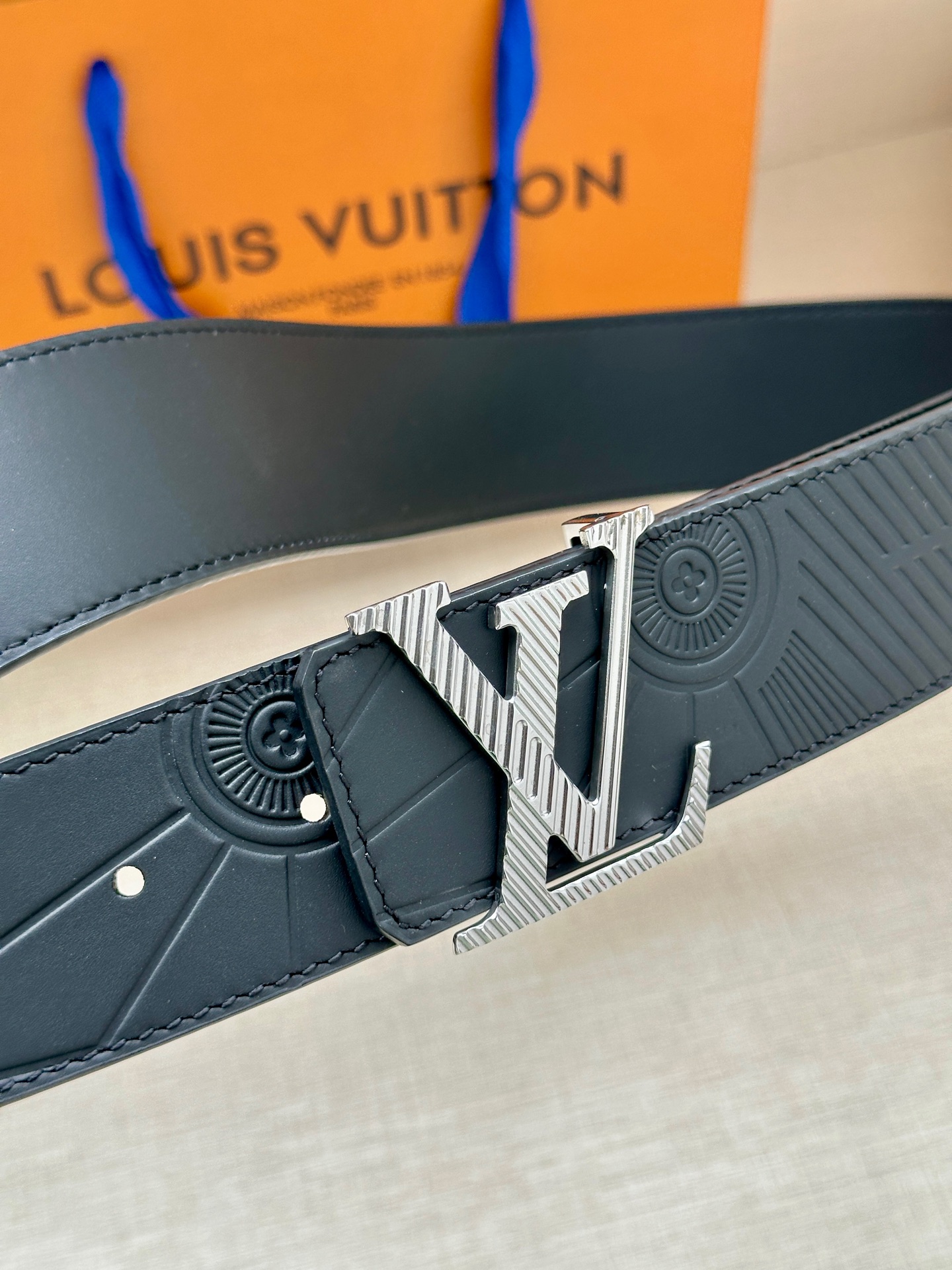 Louis Vuitton Leather Belt L