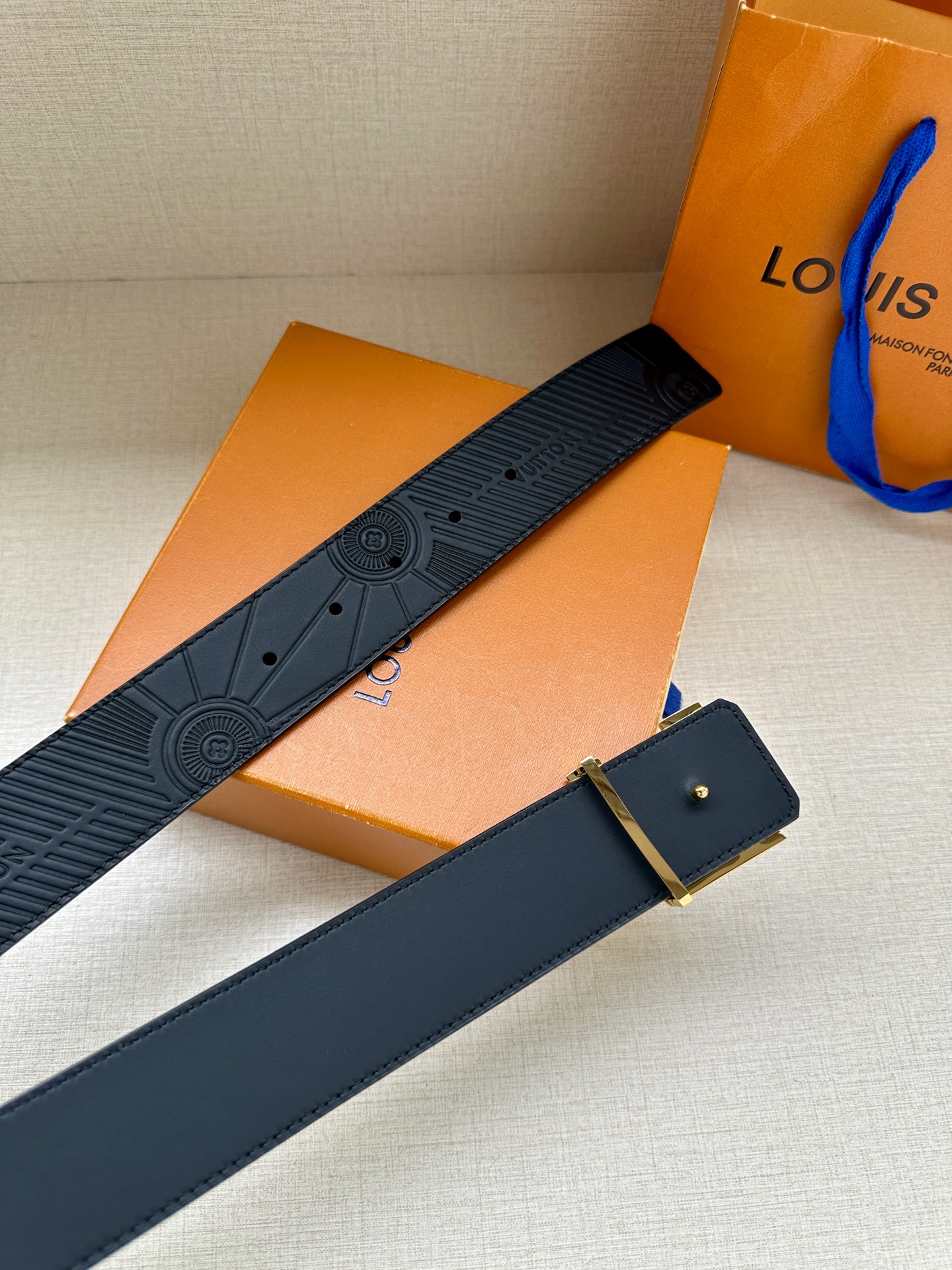 Louis Vuitton Leather Belt L