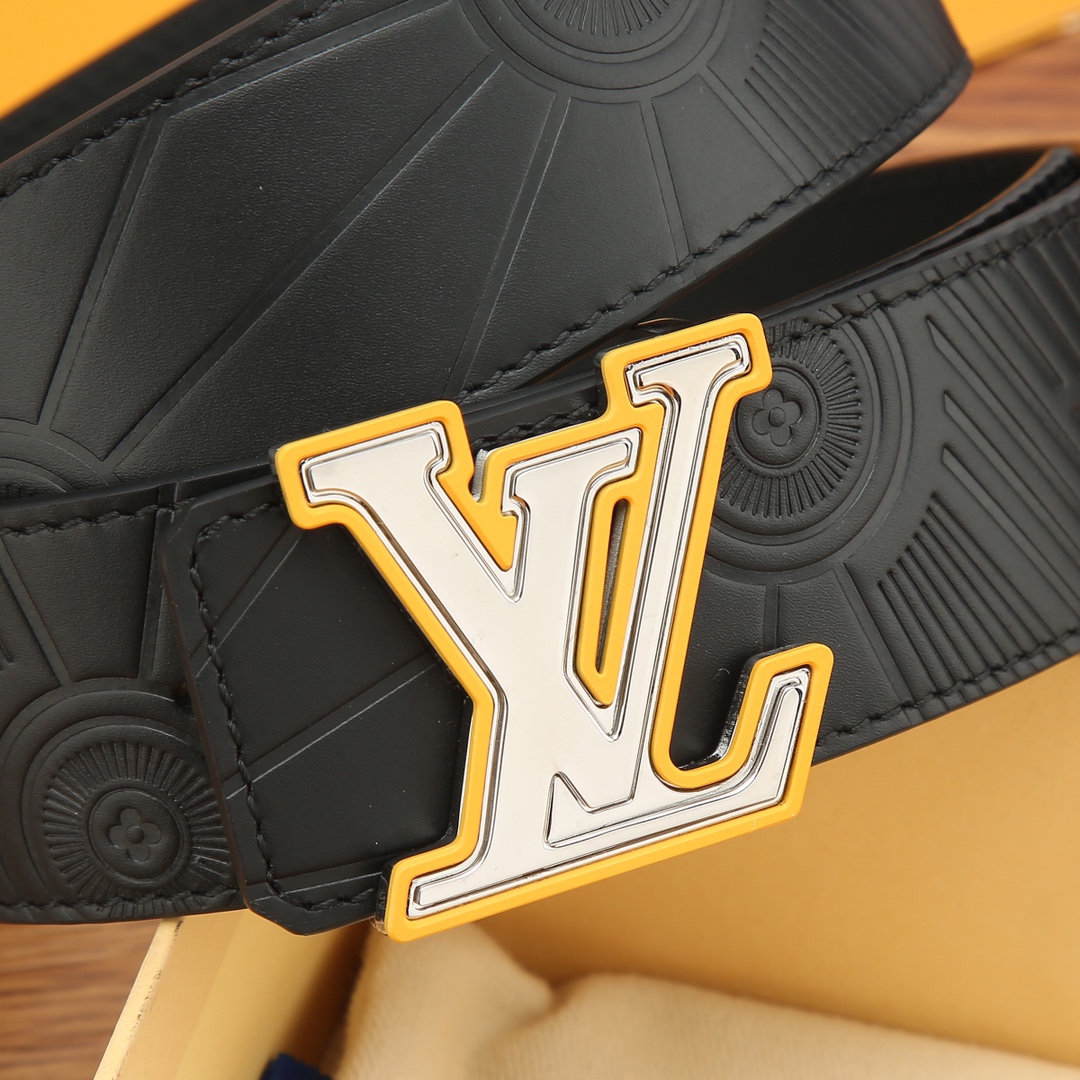 Louis Vuitton Leather Belt 40mm-s-m-l