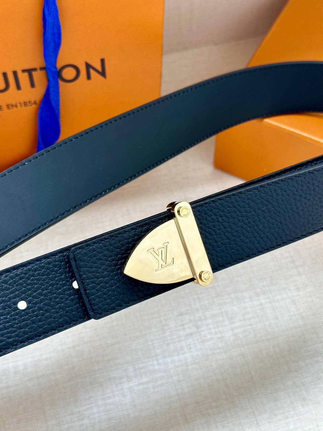Louis Vuitton Basic Belt M-l