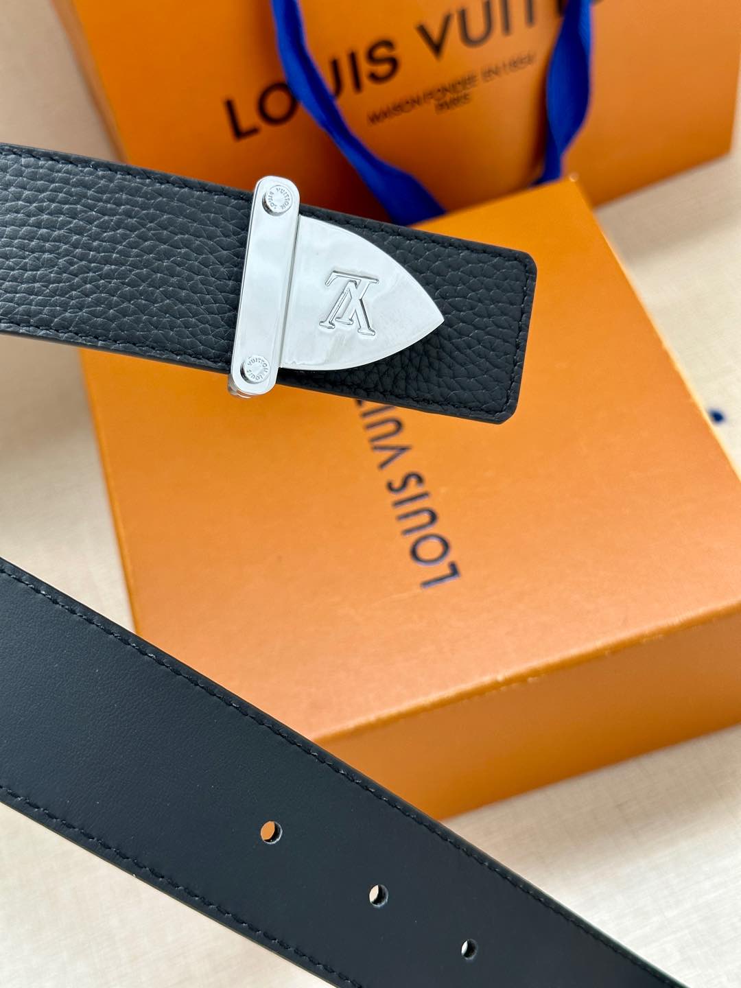 Louis Vuitton Basic Belt M-l