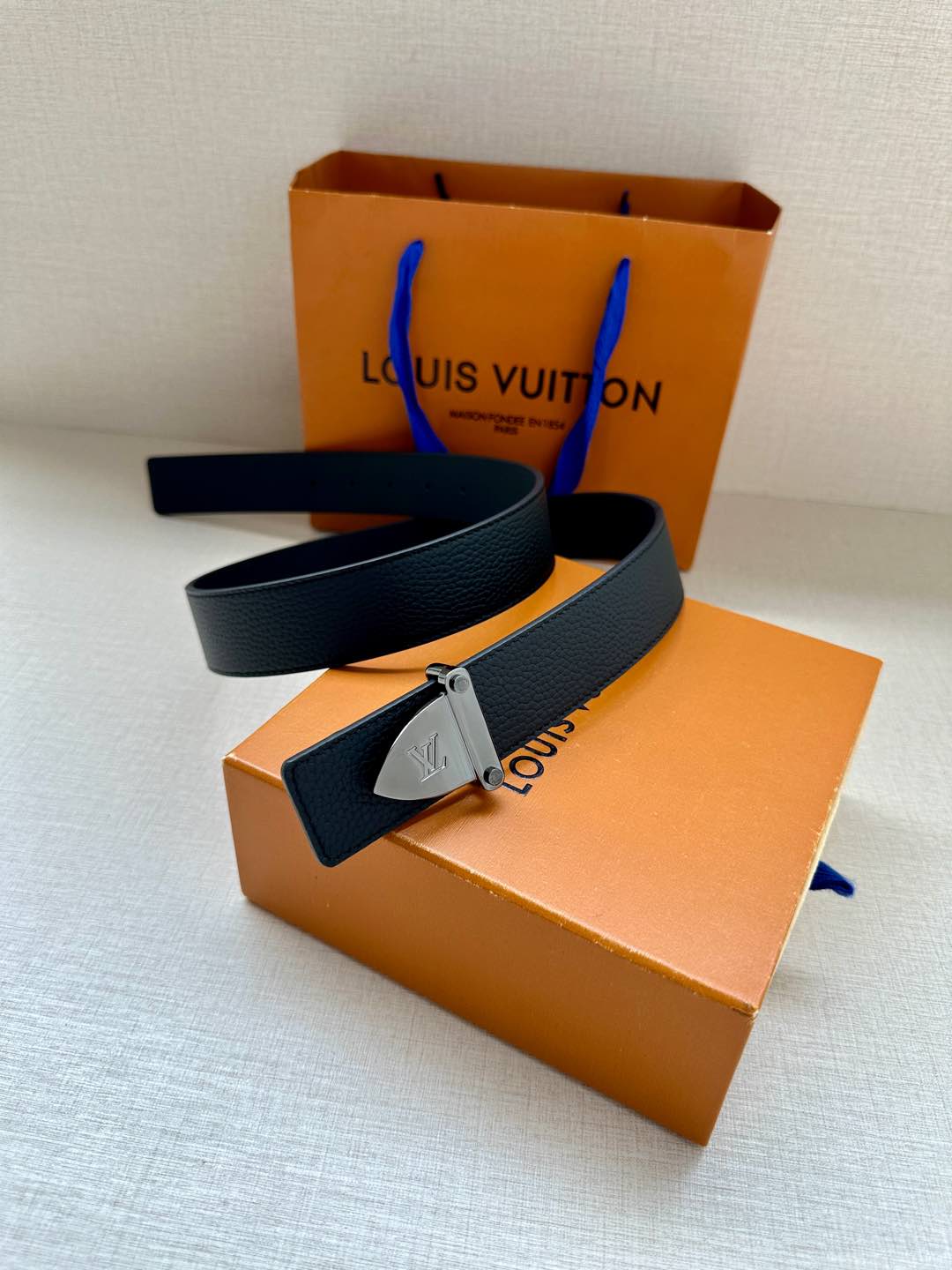 Louis Vuitton Basic Belt M-l