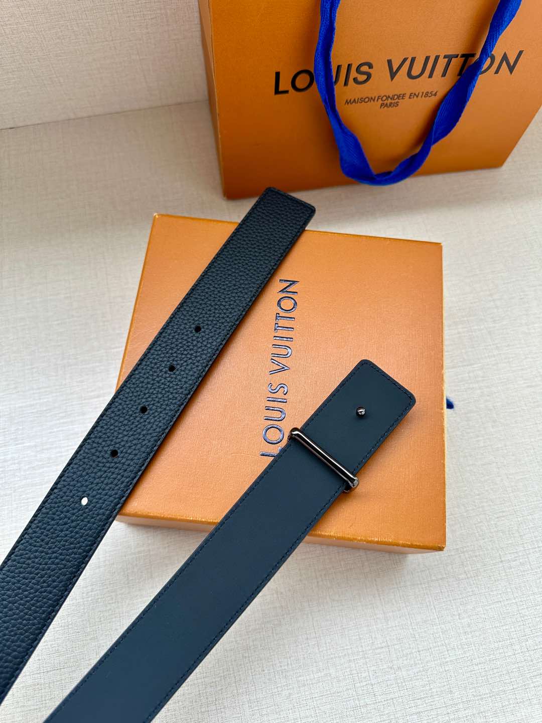 Louis Vuitton Basic Belt M-l