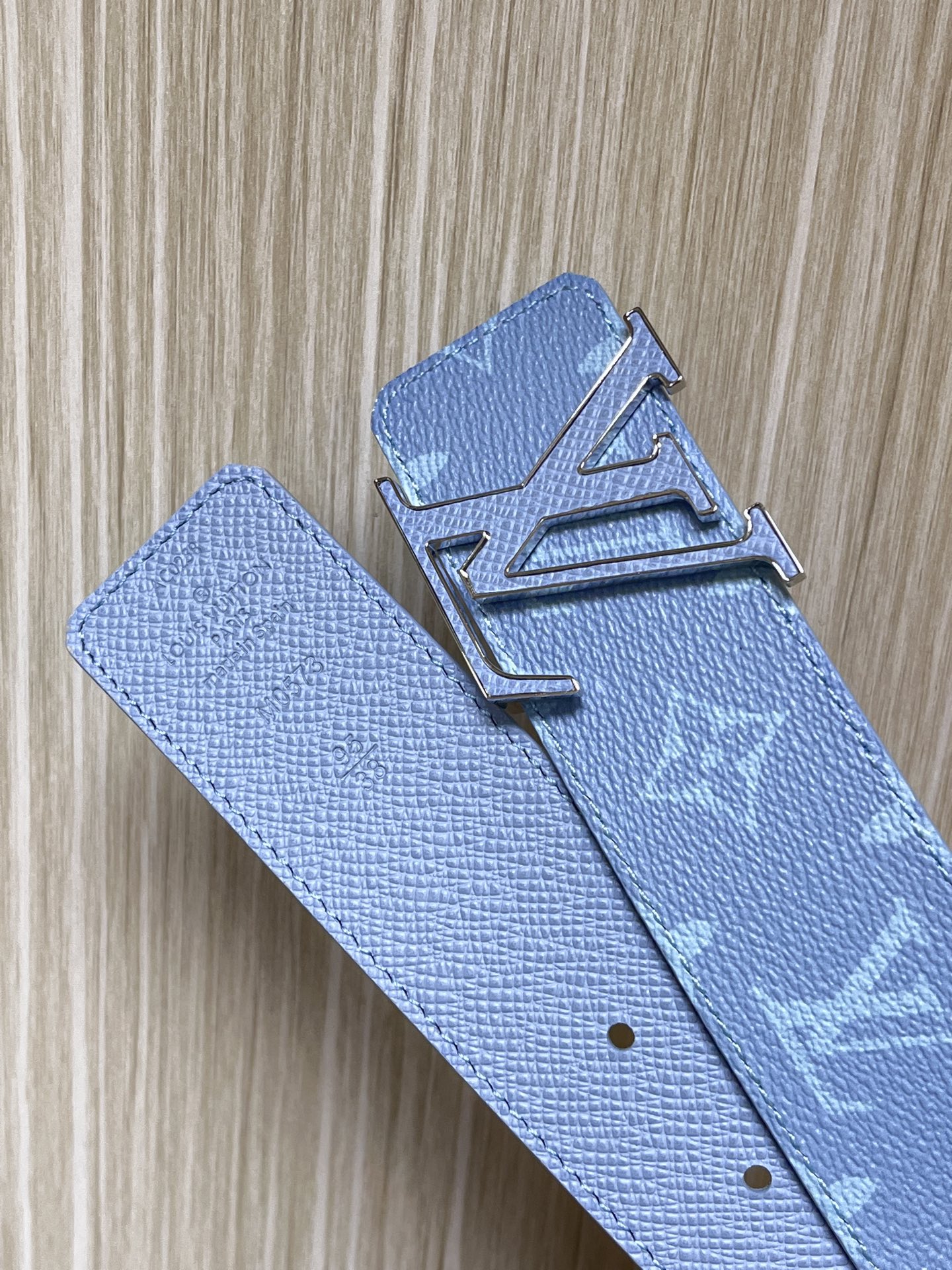 Louis Vuitton Leather Belt Silver 40mm-s-m