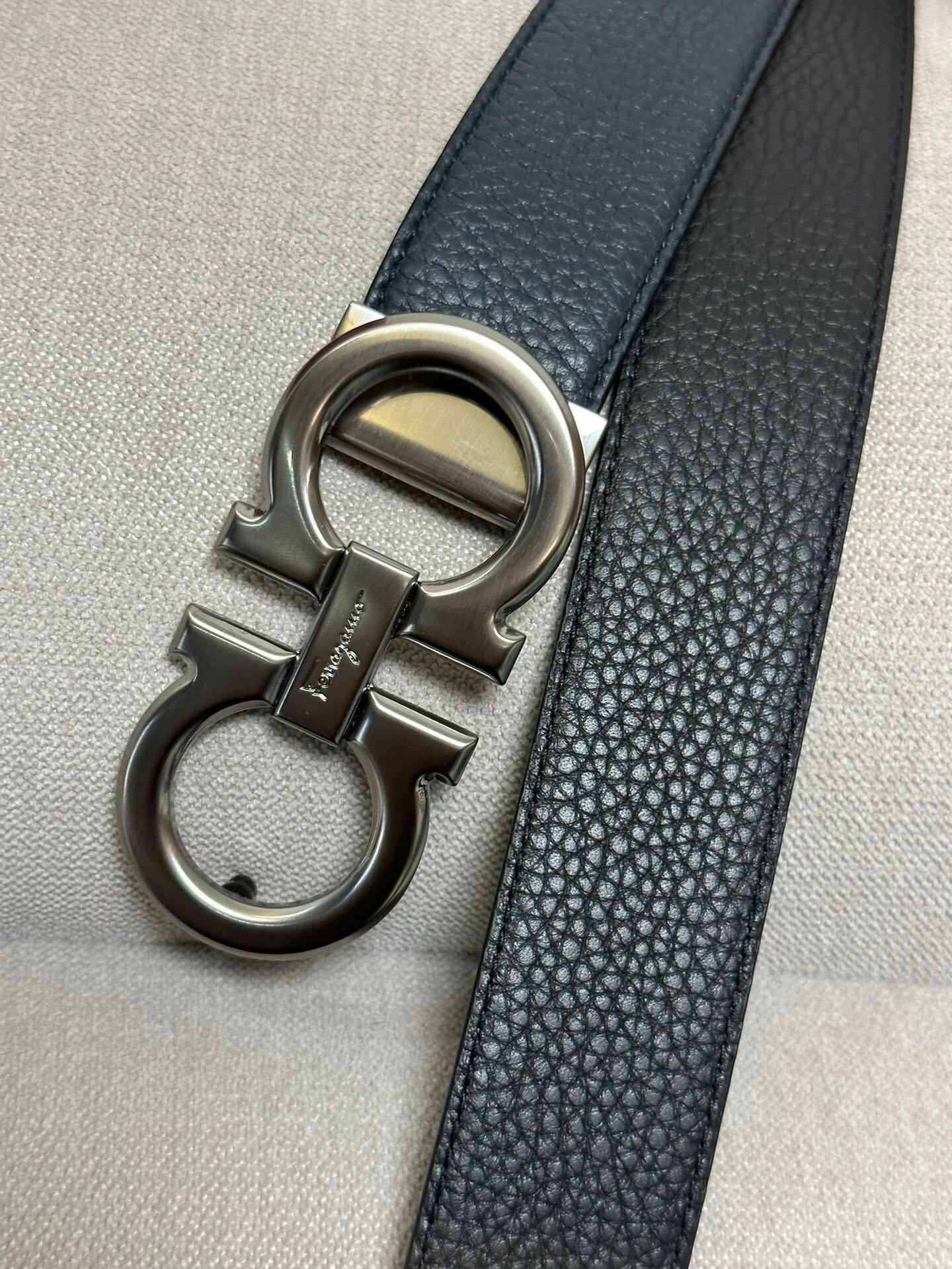 Salvatore Ferragamo Leather Belt Black