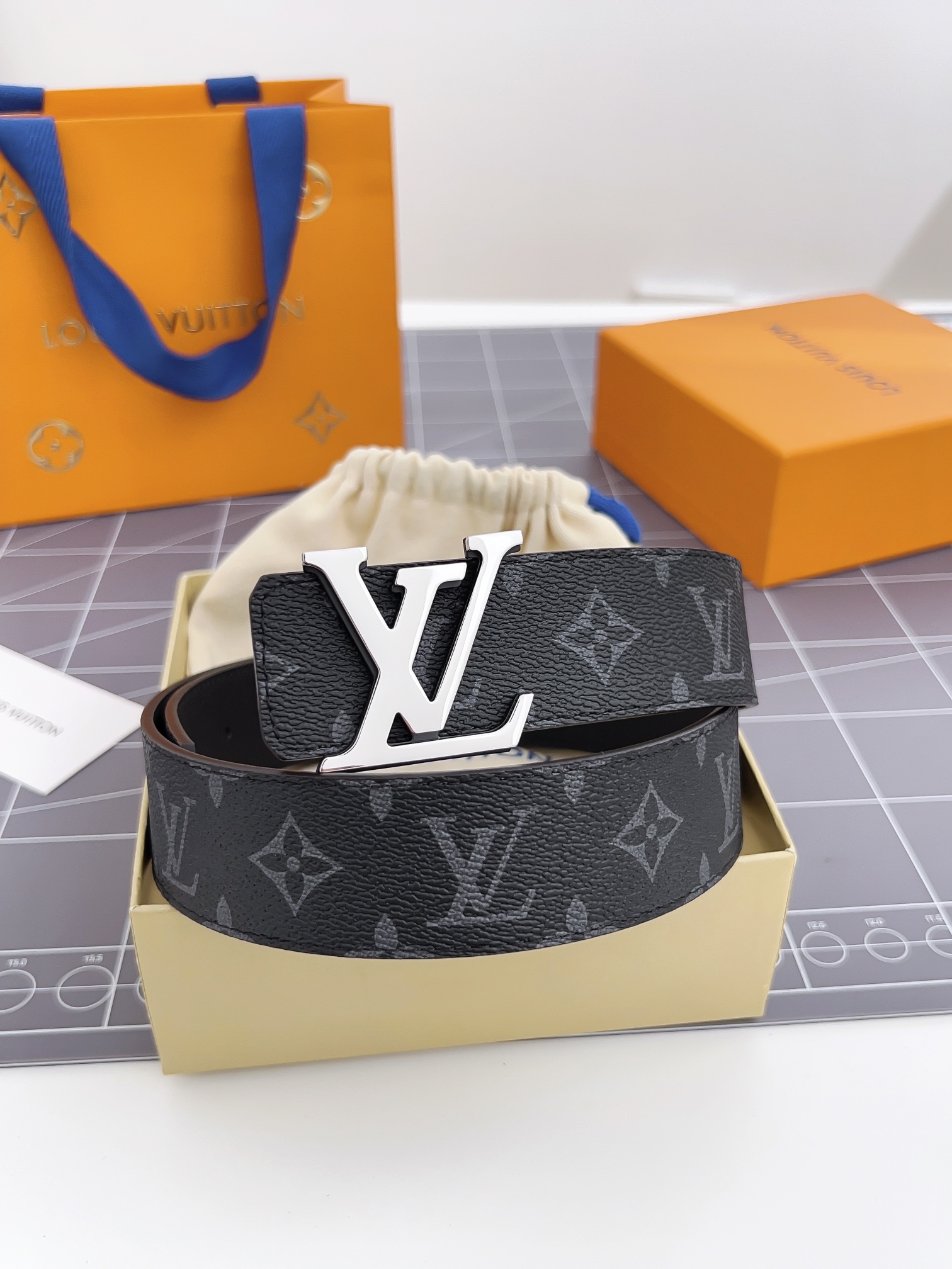 Louis Vuitton Basic Belt Cow Leather 40mm