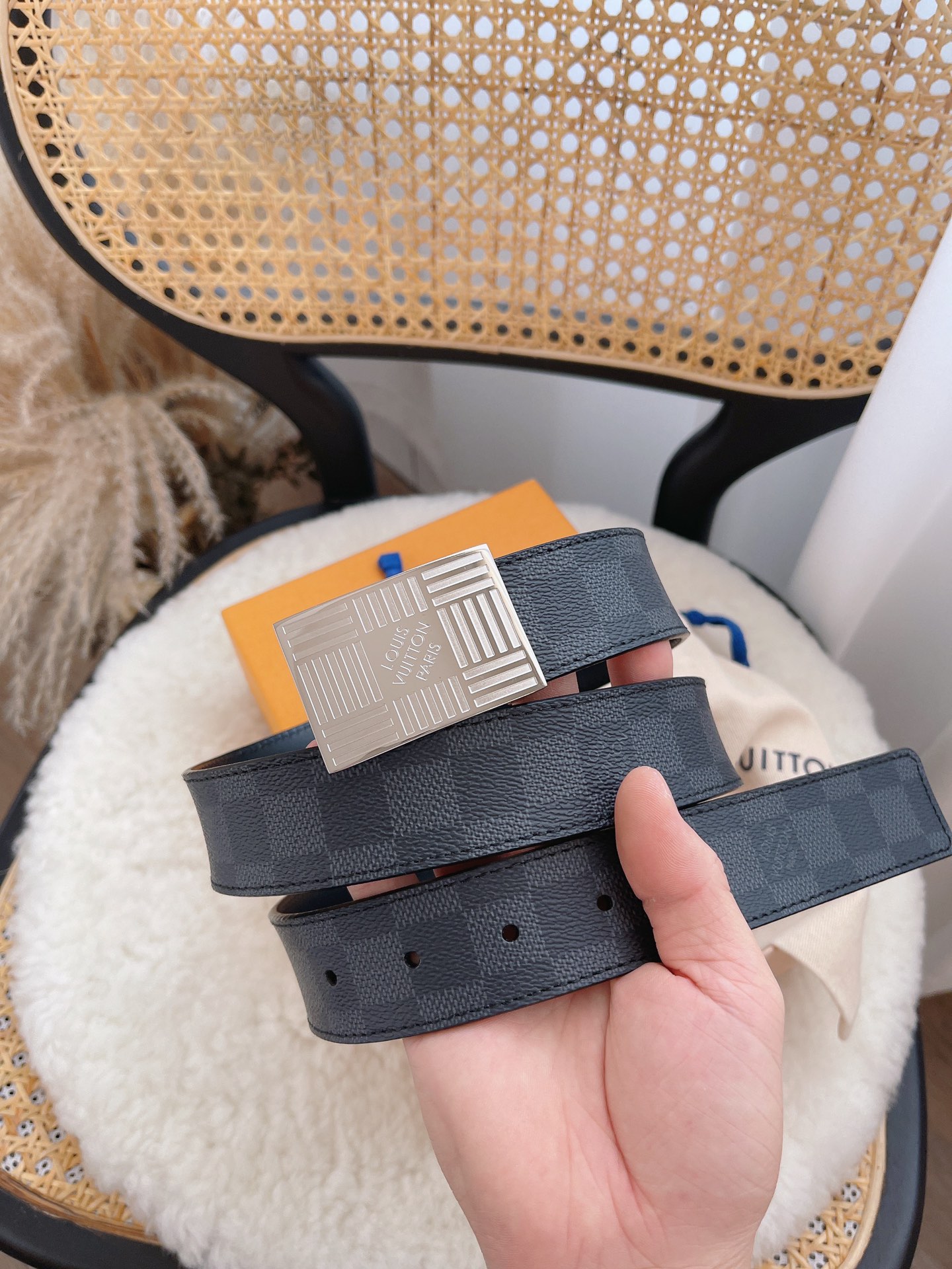 Louis Vuitton Male Leather Belt M-l