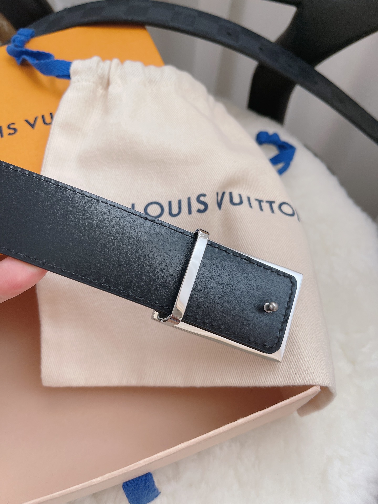 Louis Vuitton Male Leather Belt M-l