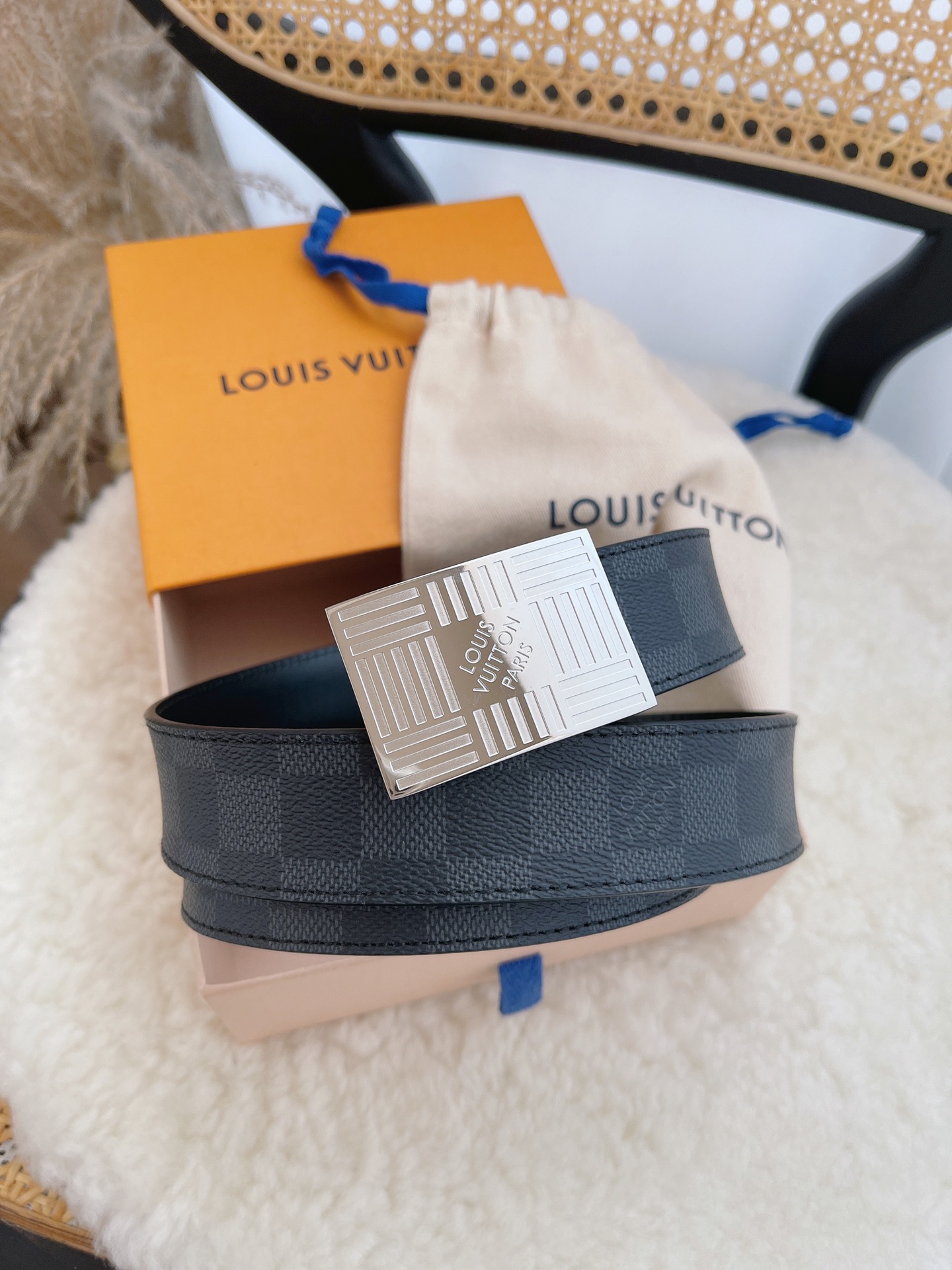 Louis Vuitton Male Leather Belt M-l