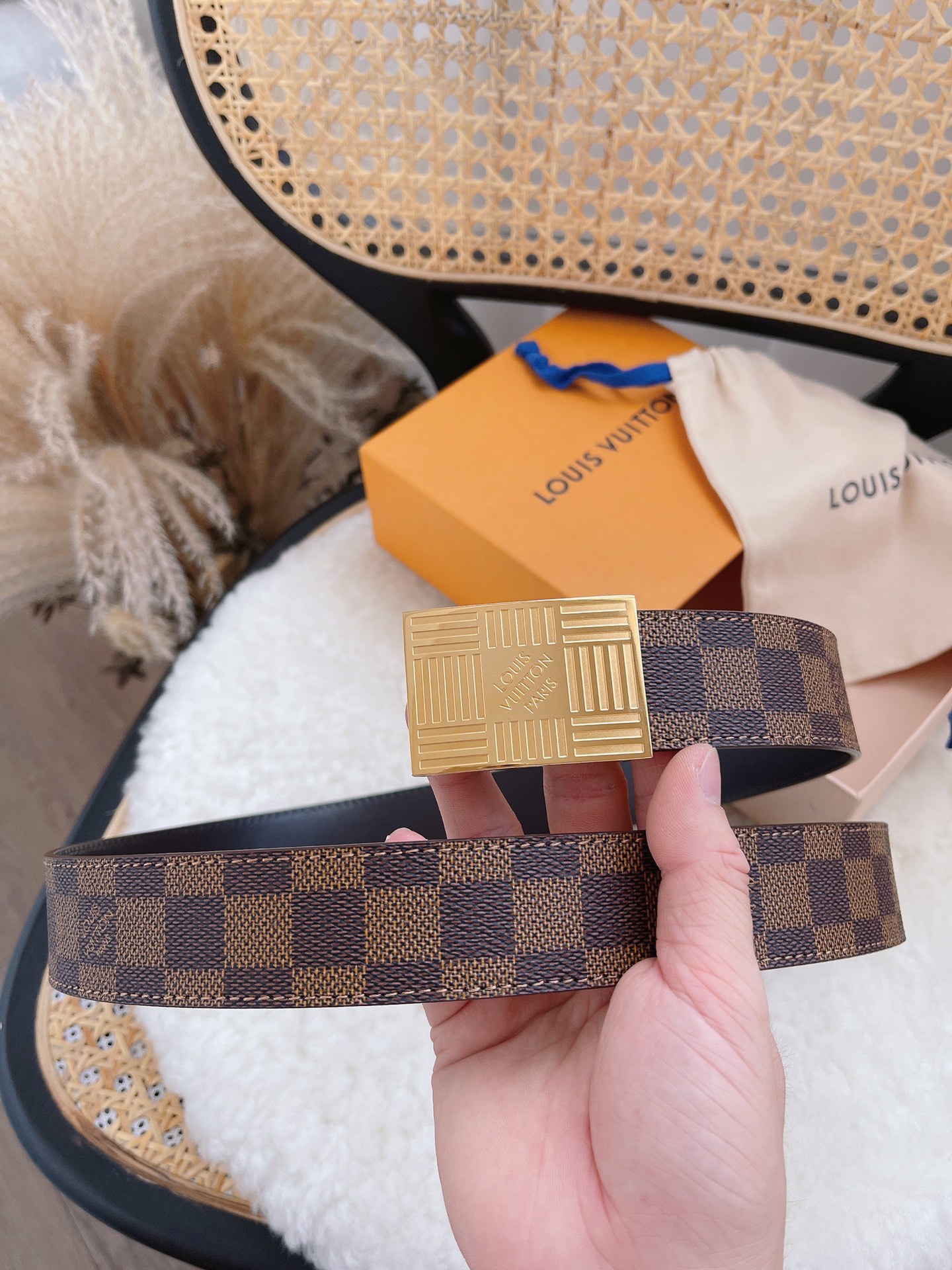 Louis Vuitton Male Leather Belt M-l