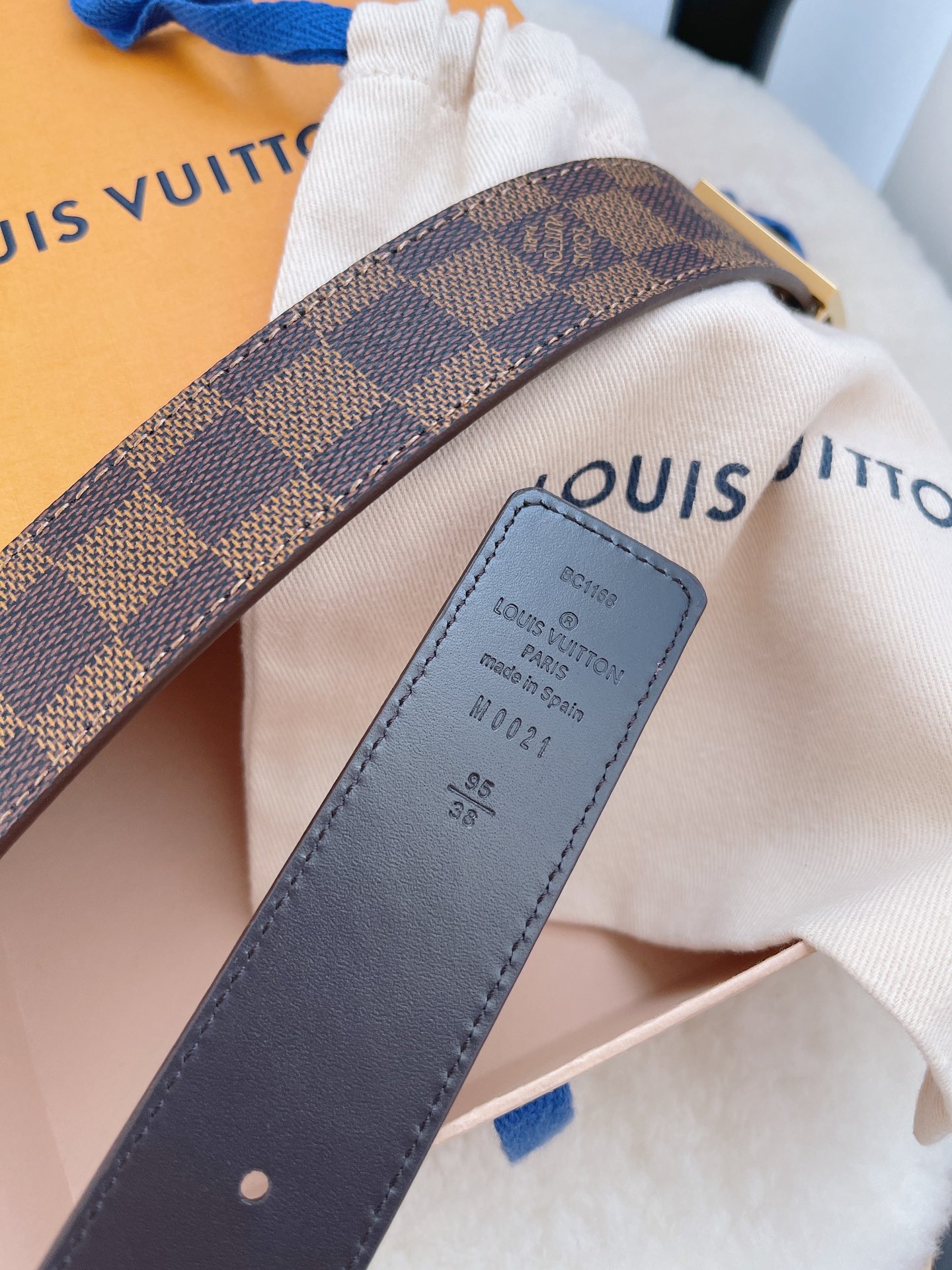 Louis Vuitton Male Leather Belt M-l