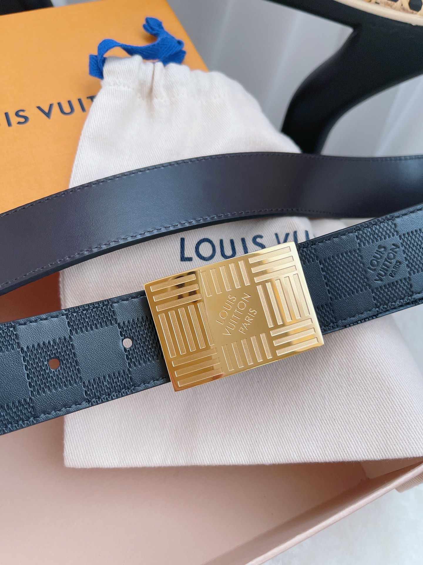 Louis Vuitton Male Leather Belt M-l