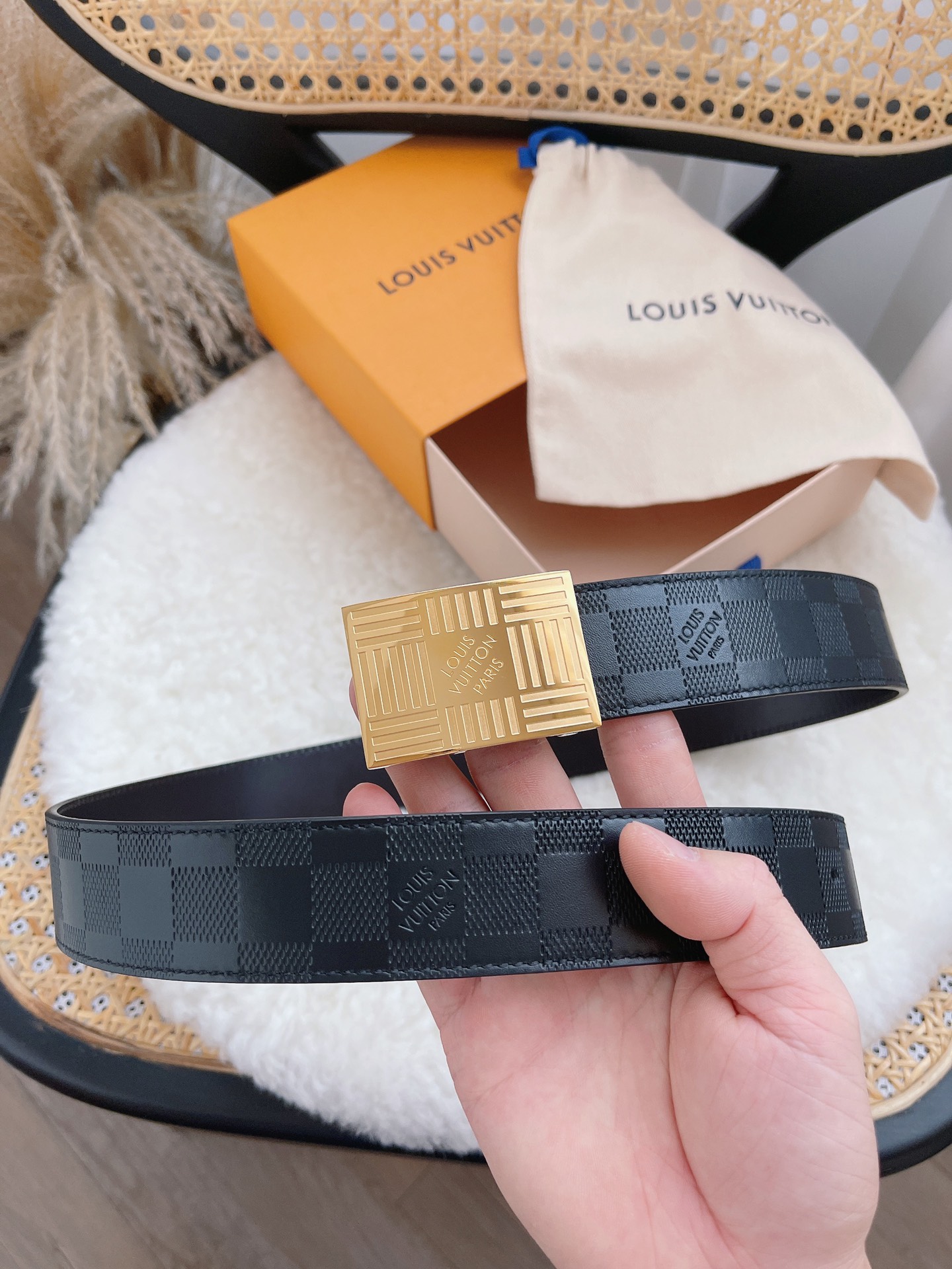 Louis Vuitton Male Leather Belt M-l