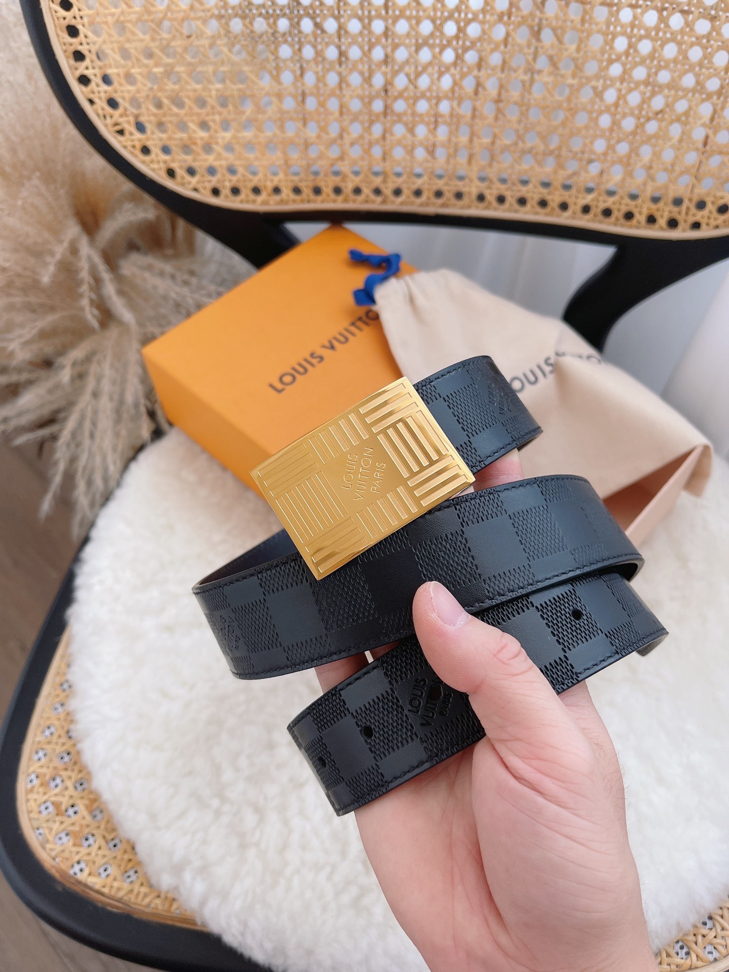 Louis Vuitton Male Leather Belt M-l