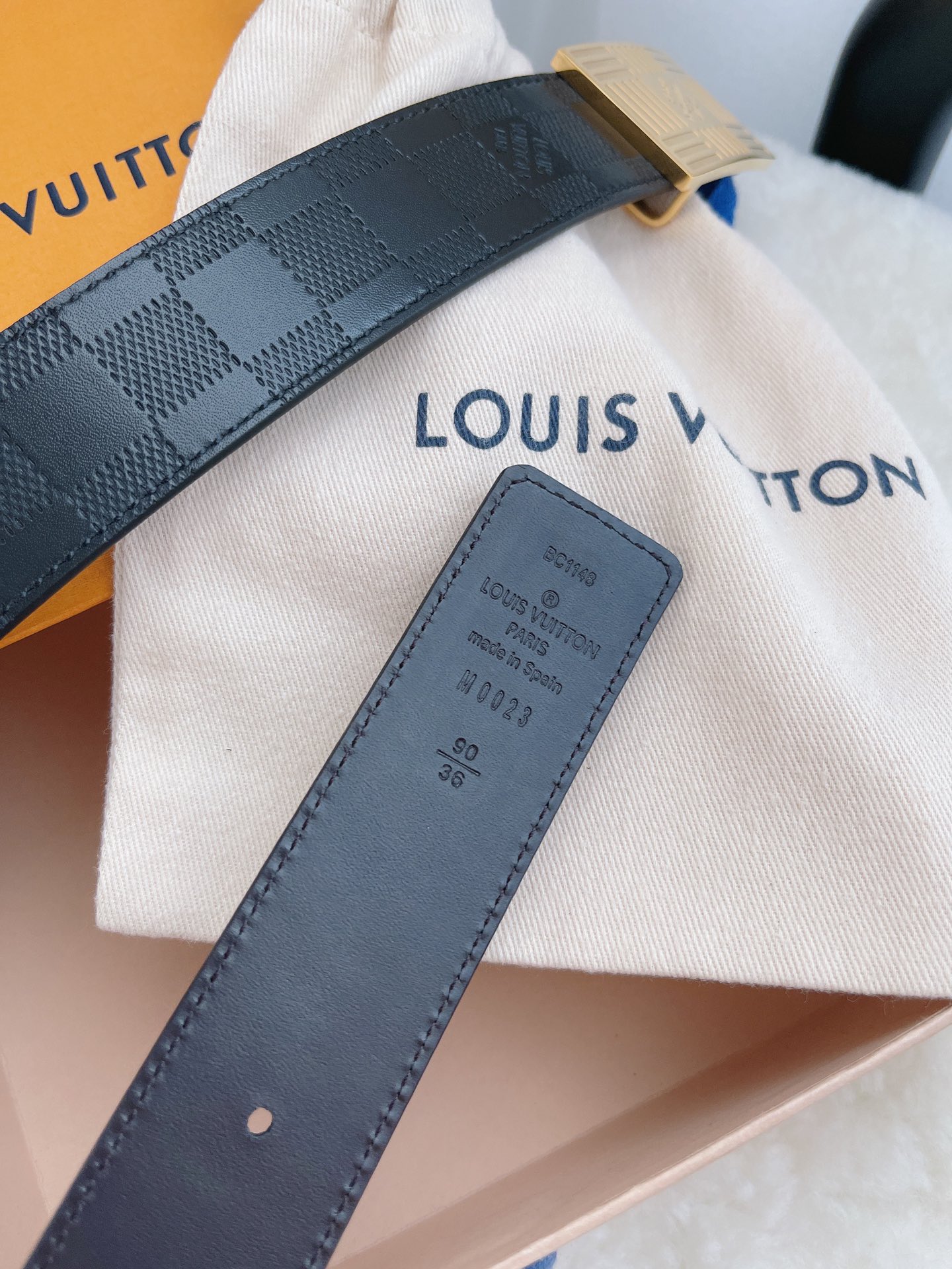 Louis Vuitton Male Leather Belt M-l