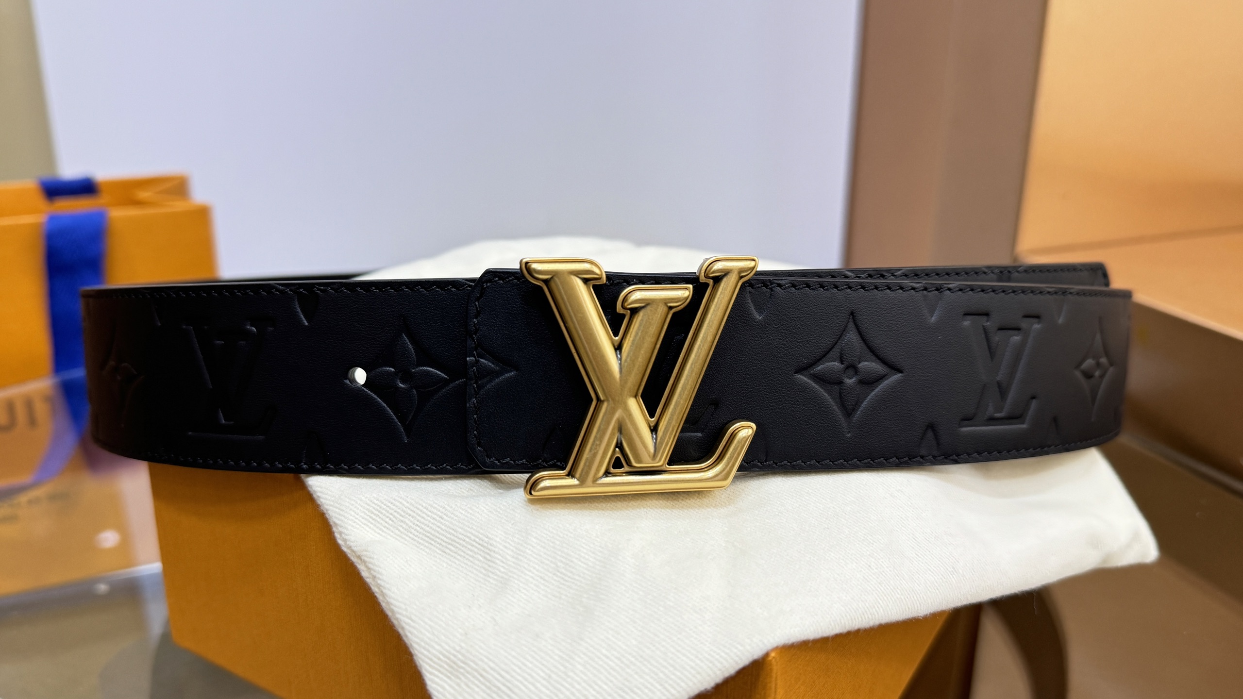 Louis Vuitton Male Basic Belt Cow Leather Black S-m-l