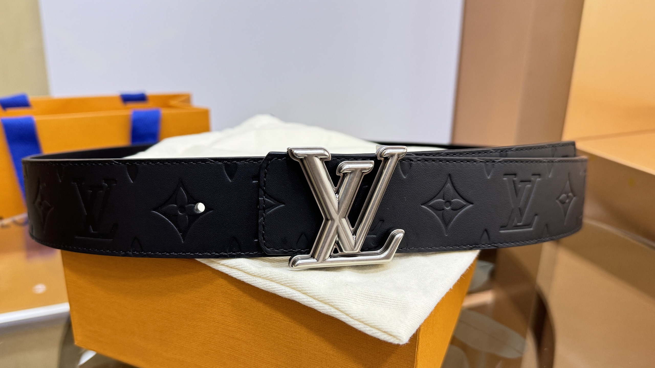 Louis Vuitton Male Basic Belt Cow Leather Black S-m-l
