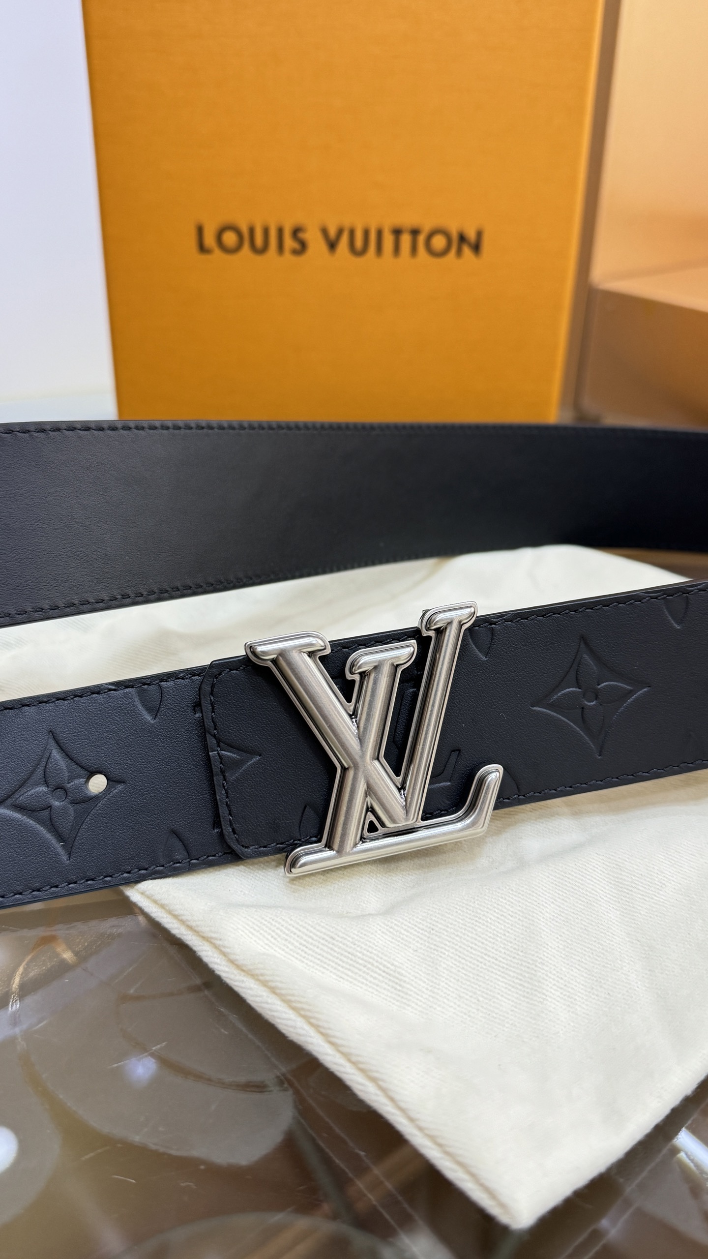 Louis Vuitton Male Basic Belt Cow Leather Black S-m-l