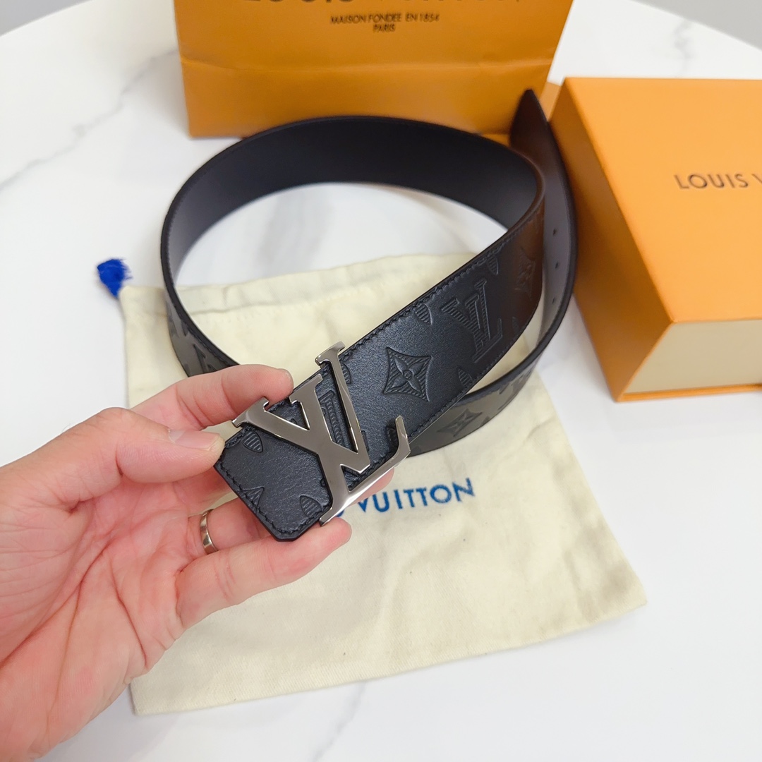 Louis Vuitton Leather Belt Cow Leather 40mm