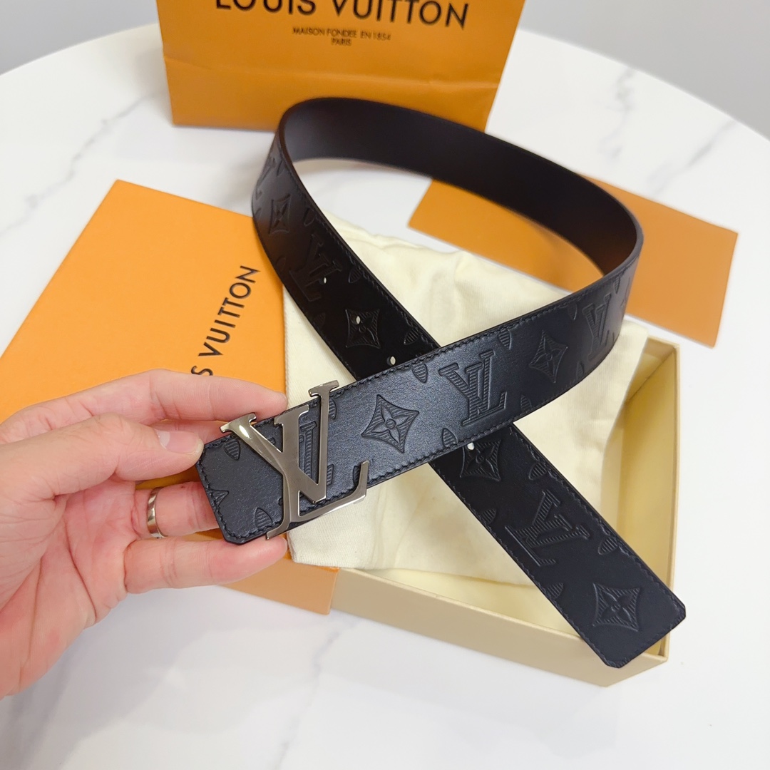 Louis Vuitton Leather Belt Cow Leather 40mm