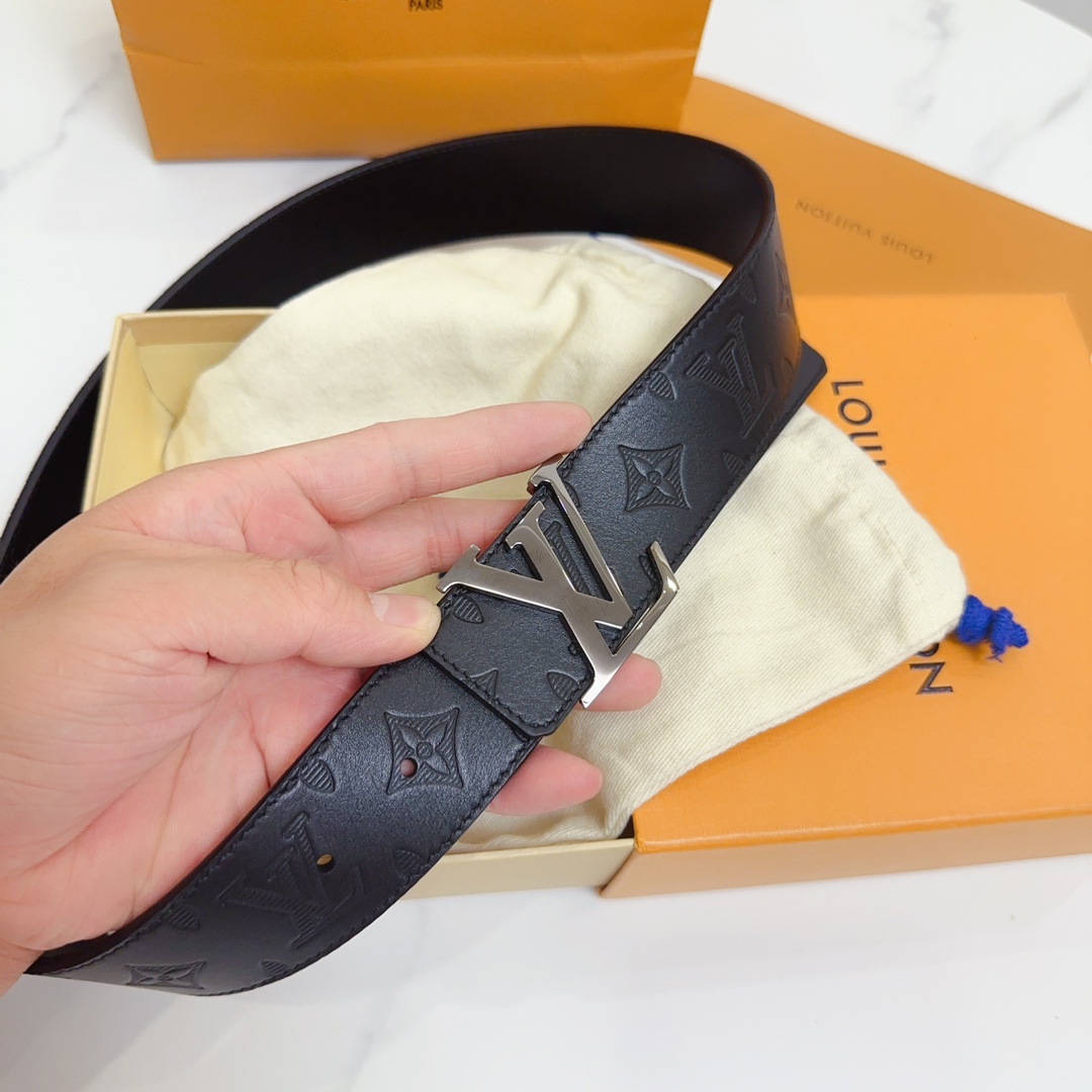 Louis Vuitton Leather Belt Cow Leather 40mm