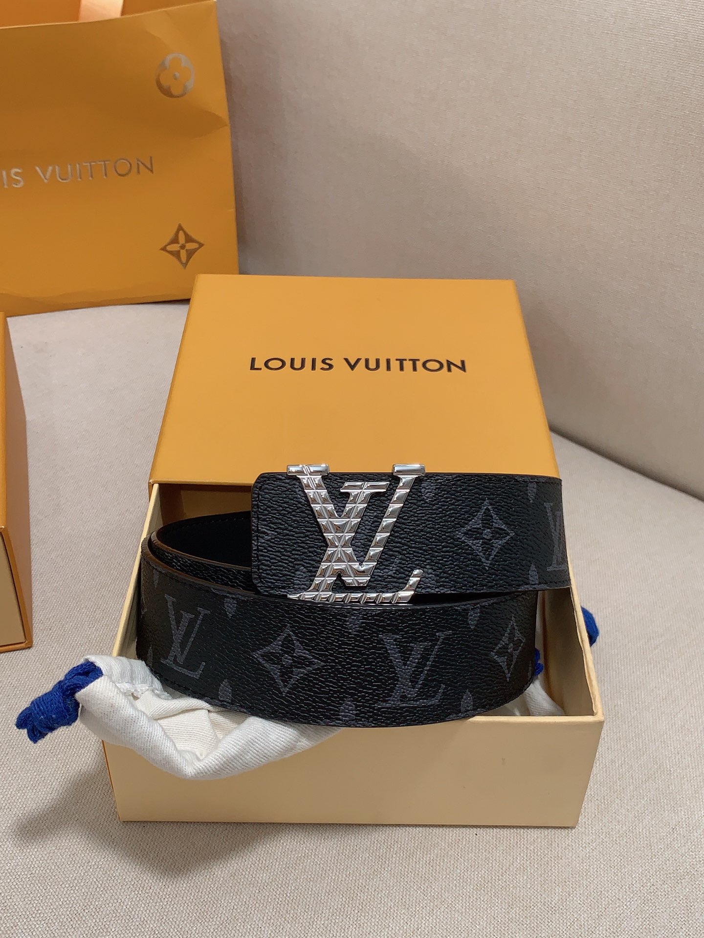 Louis Vuitton Male Leather Belt Cow Leather L