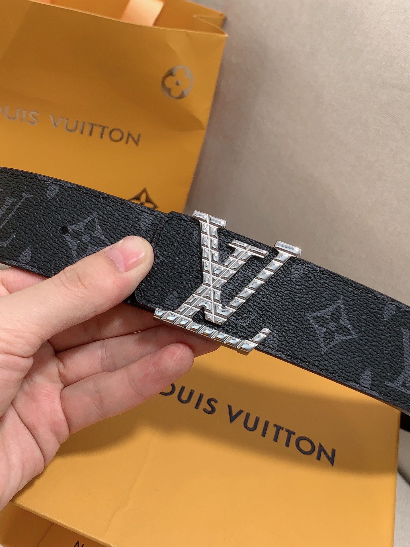 Louis Vuitton Male Leather Belt Cow Leather L