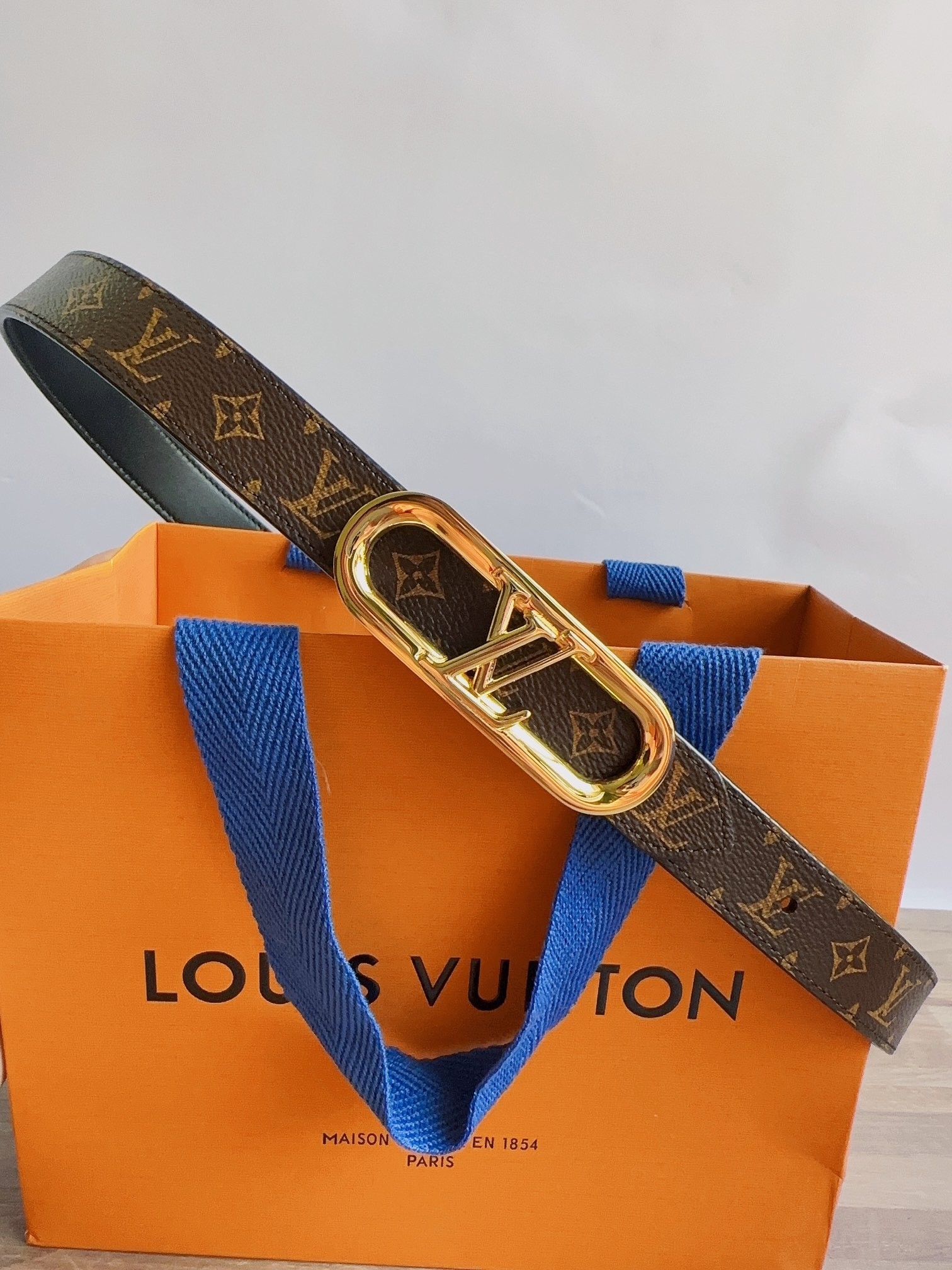 Louis Vuitton Female Sunglasses M-l