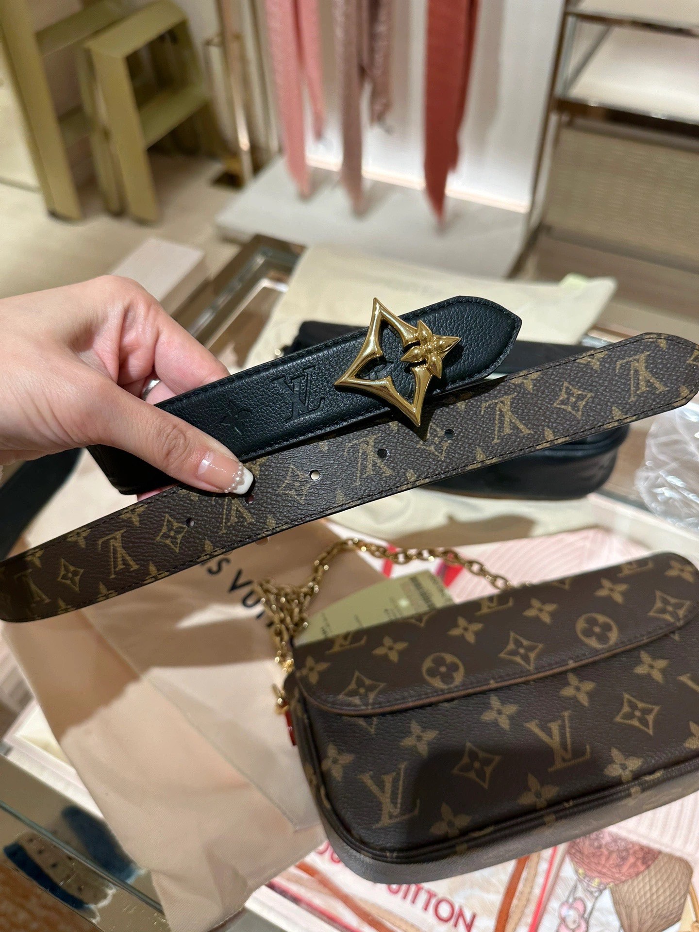Louis Vuitton Female Basic Belt Black M-l