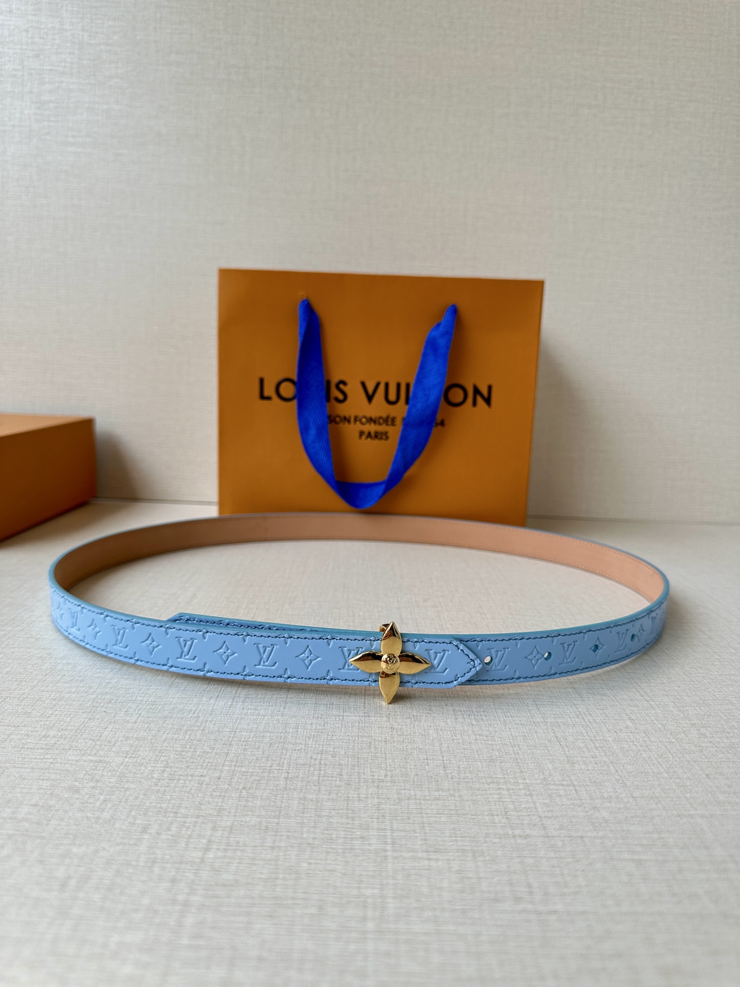 Female Basic Belt White L