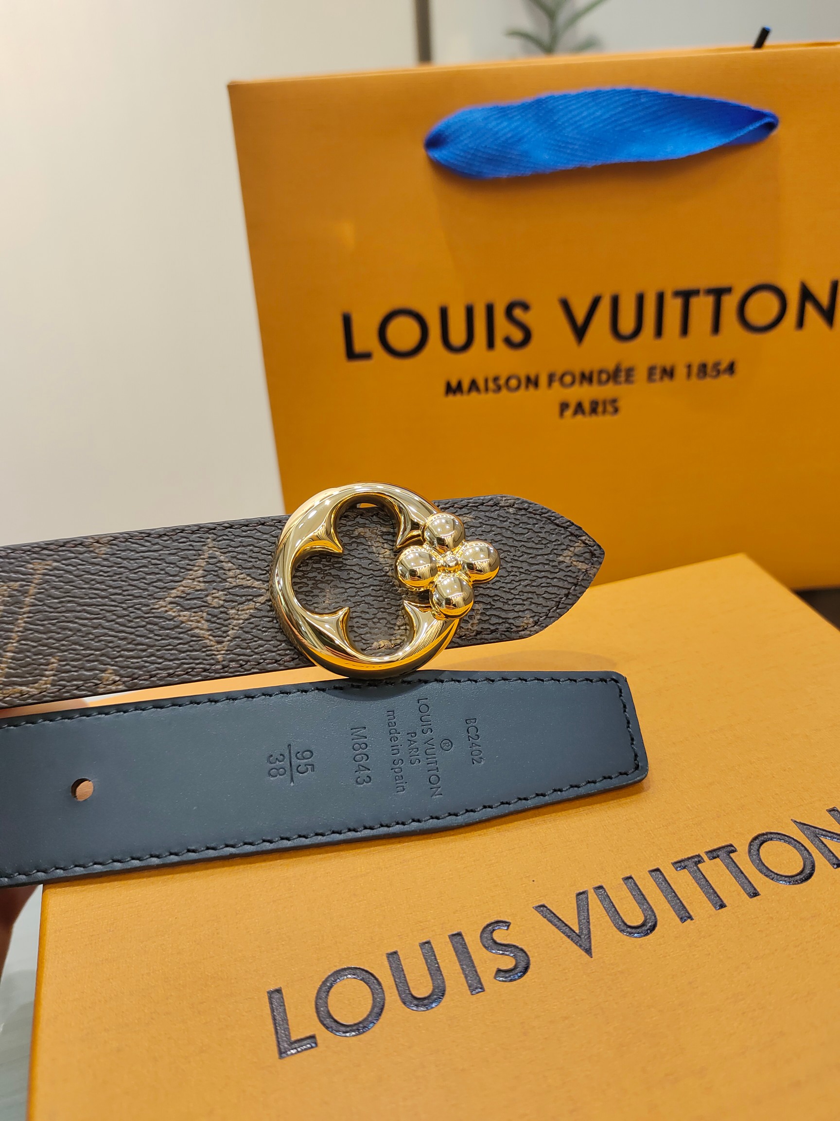 Louis Vuitton Female Basic Belt Cow Leather M-l