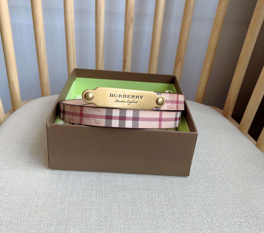 Burberry Female Basic Belt Cow Leather Narrow Width M