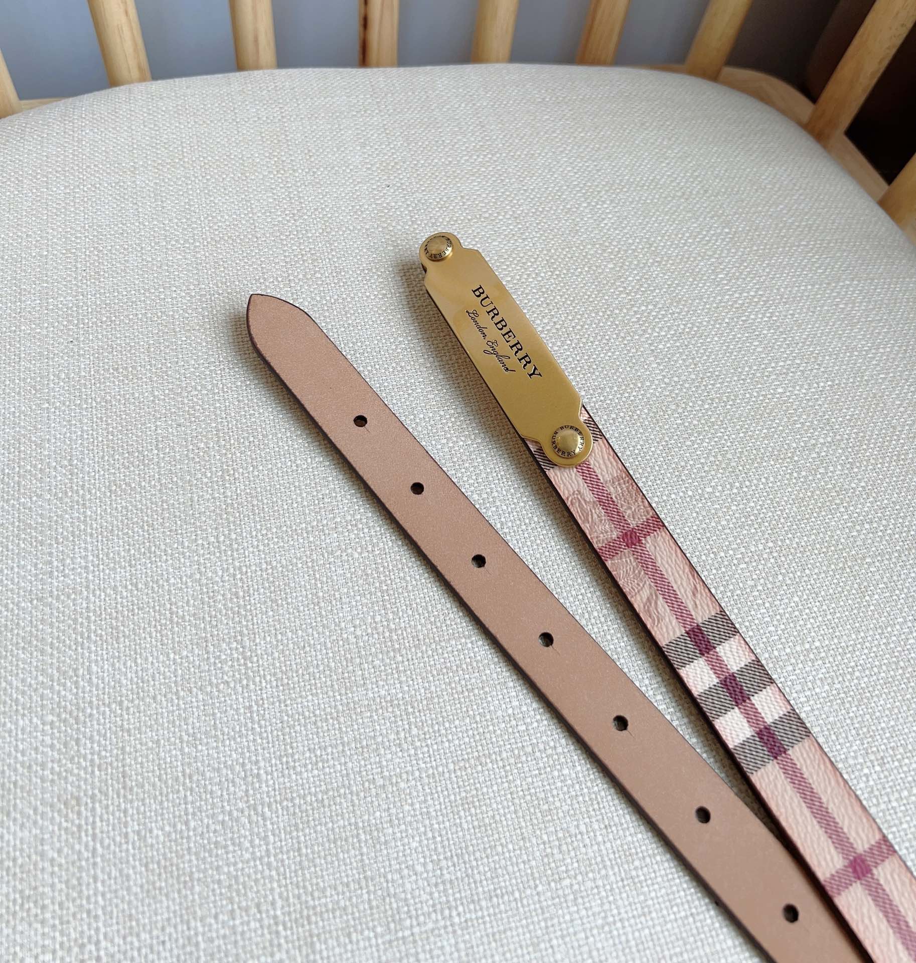 Burberry Female Basic Belt Cow Leather Narrow Width M