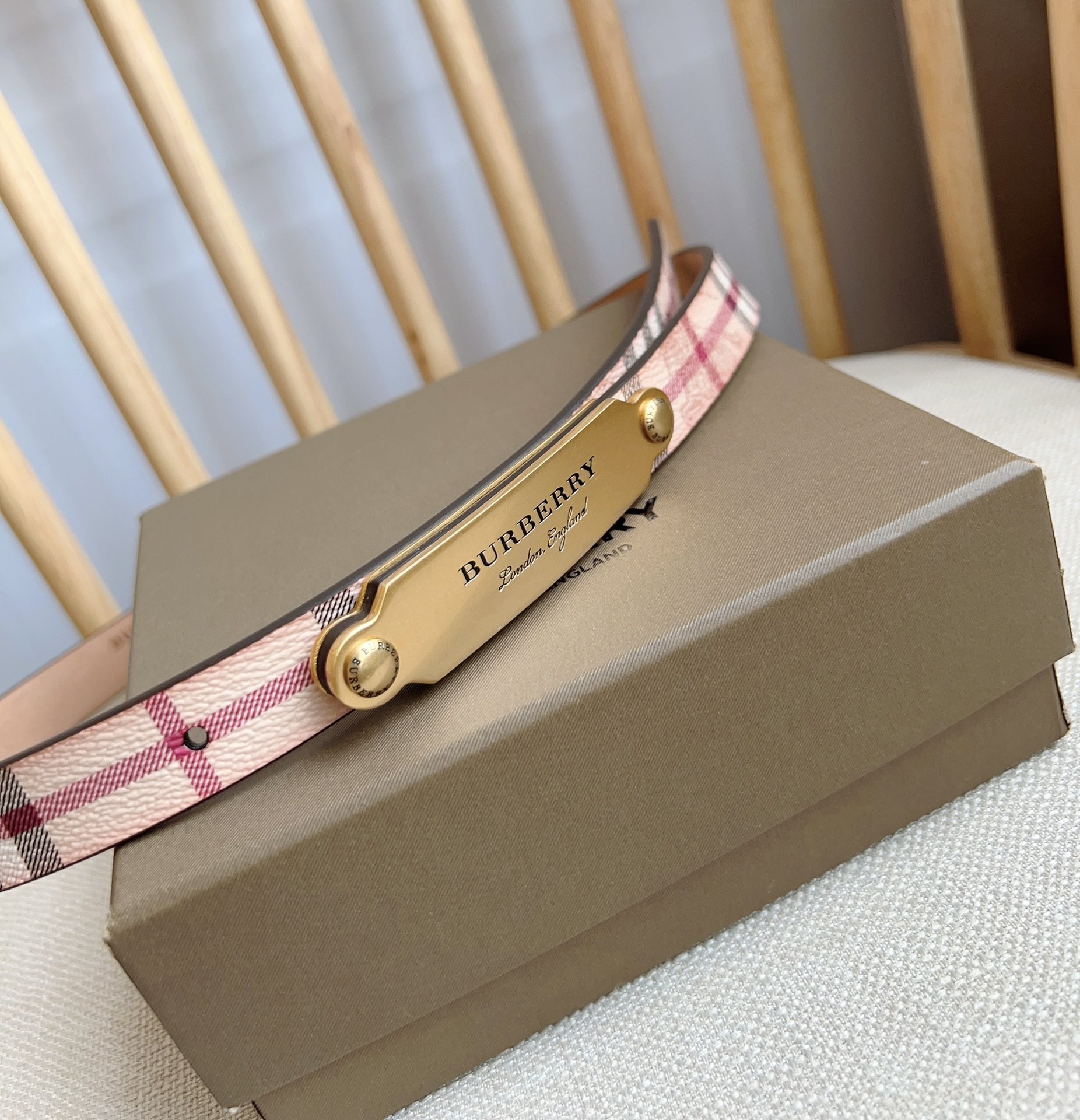 Burberry Female Basic Belt Cow Leather Narrow Width M
