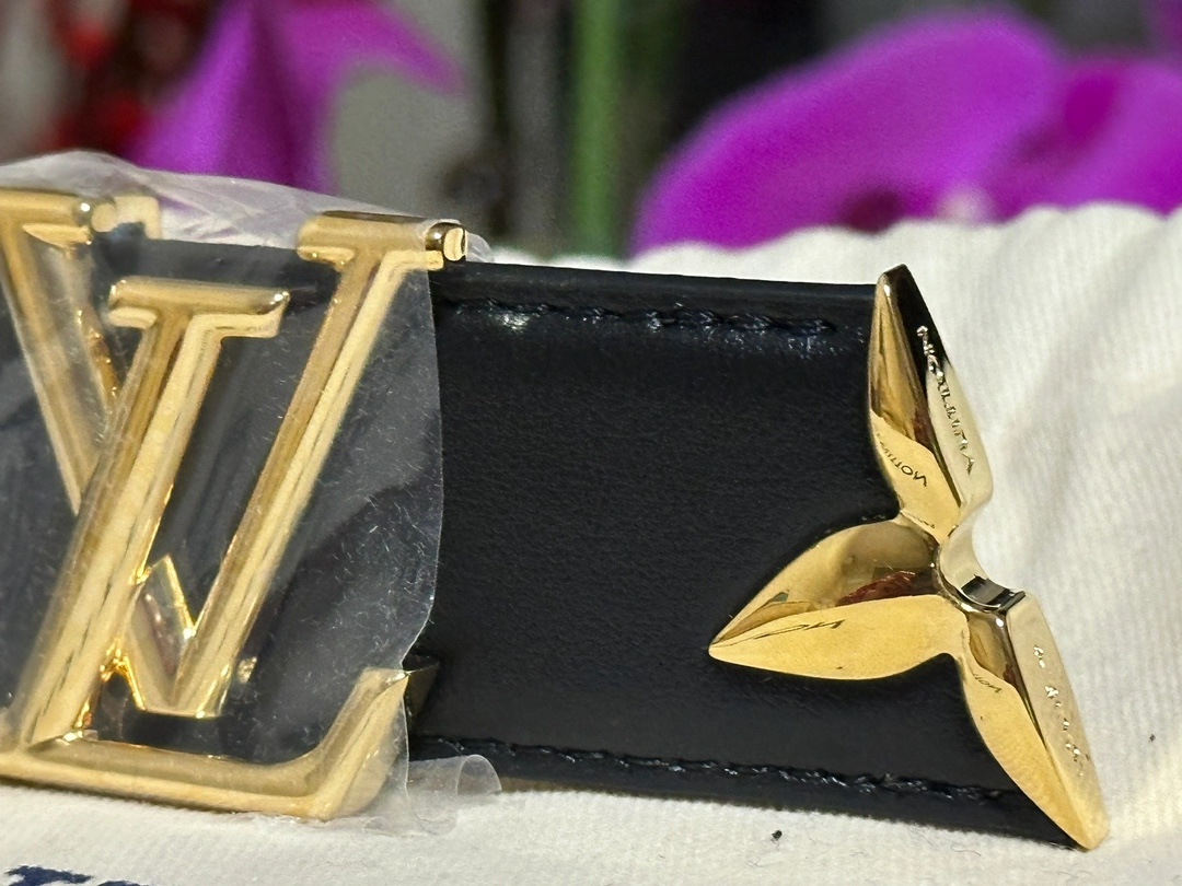 Louis Vuitton Female Leather Belt L