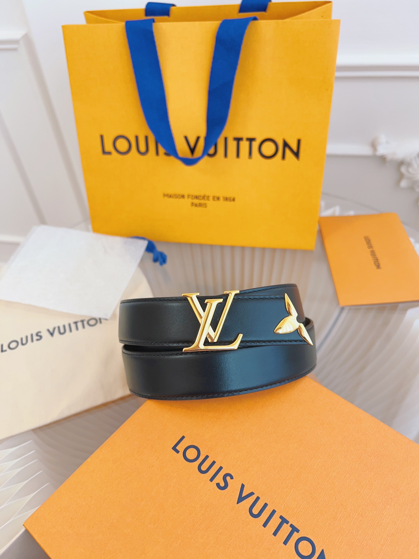 Louis Vuitton Female Leather Belt Top Grain Leather Black M-l