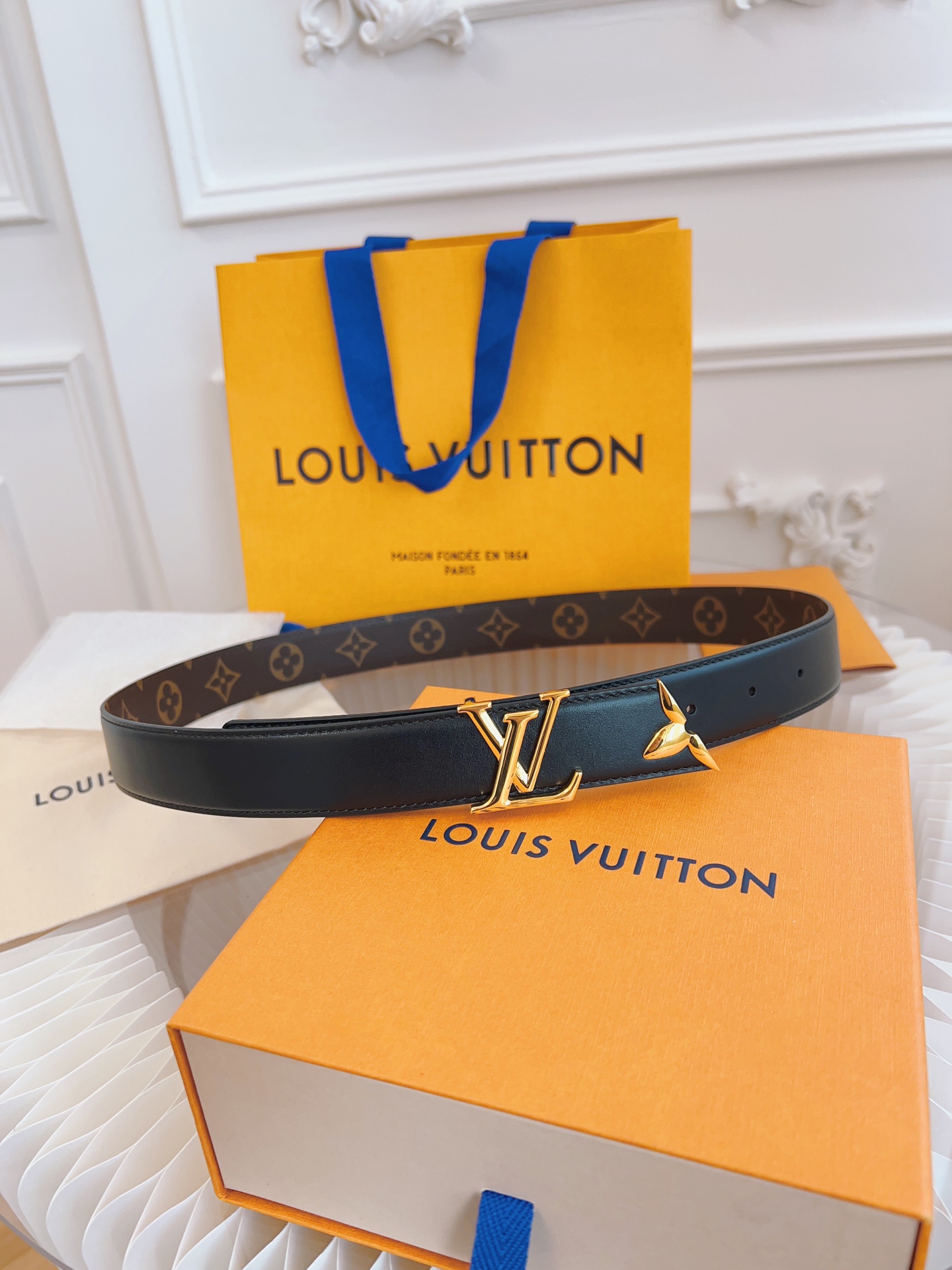 Louis Vuitton Female Leather Belt Top Grain Leather Black M-l