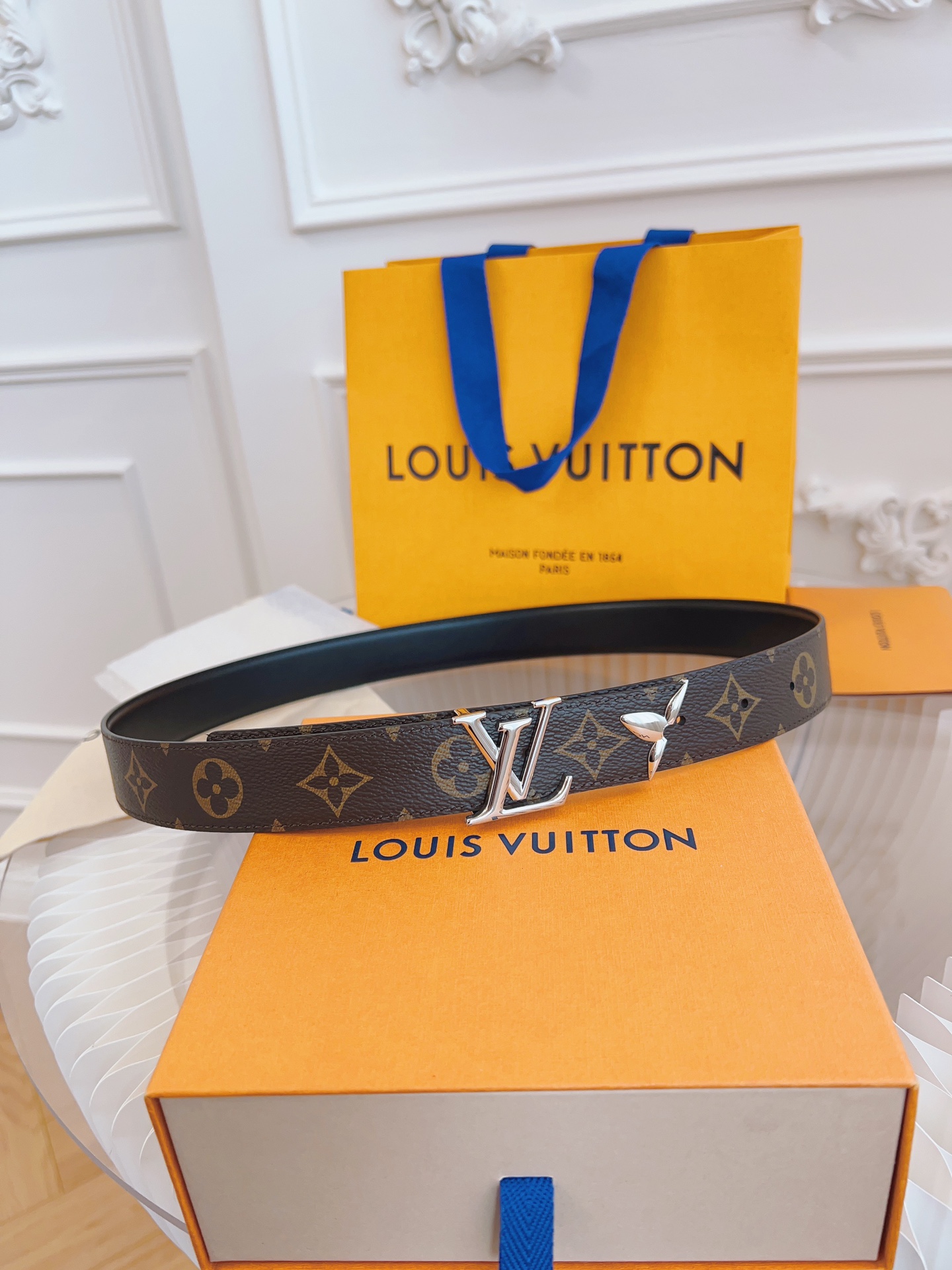 Louis Vuitton Female Leather Belt Top Grain Leather Black M-l