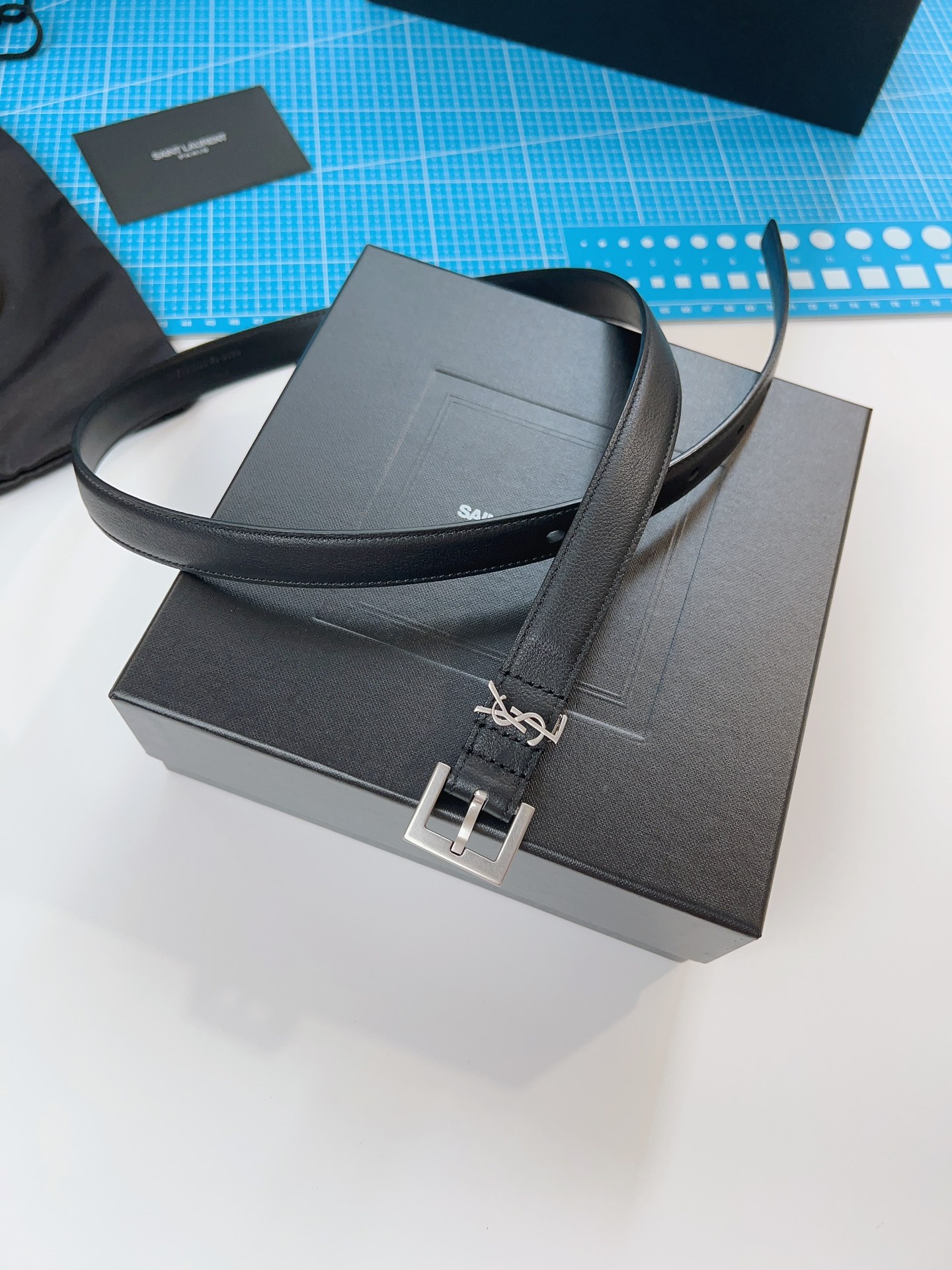 Saint Laurent Female Basic Belt Cow Leather