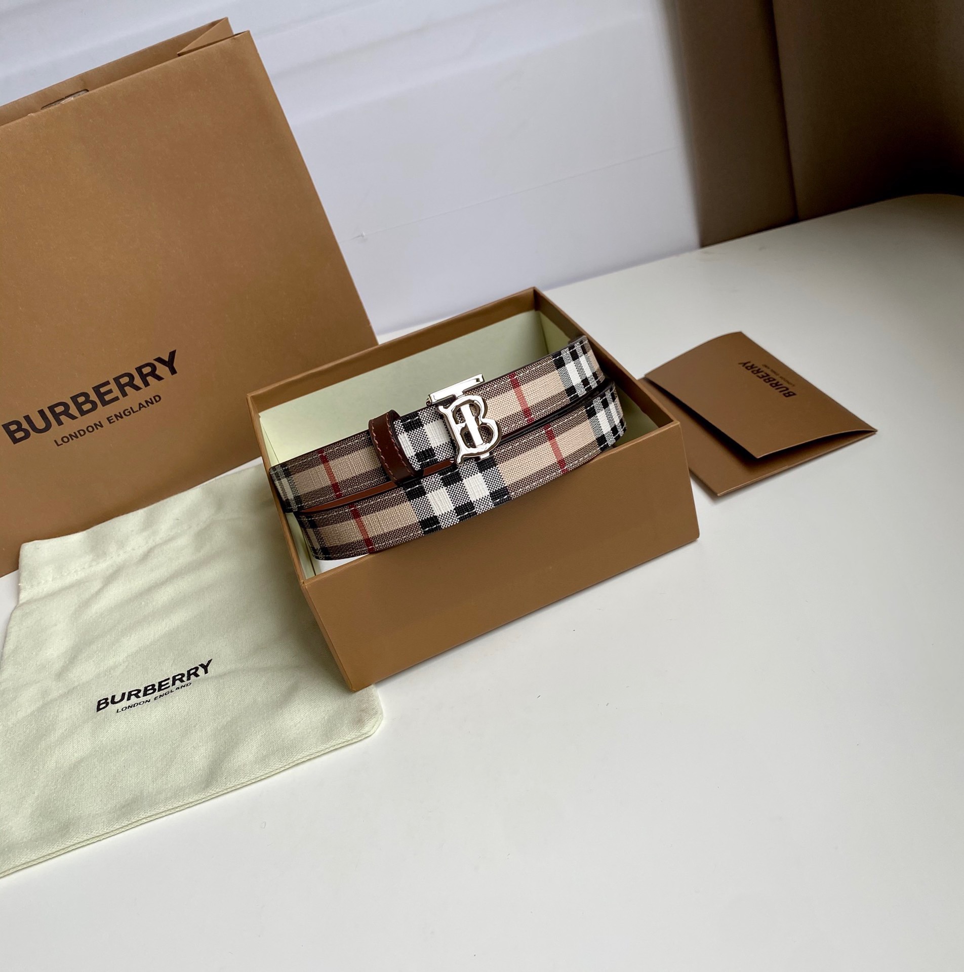Burberry Female Basic Belt M