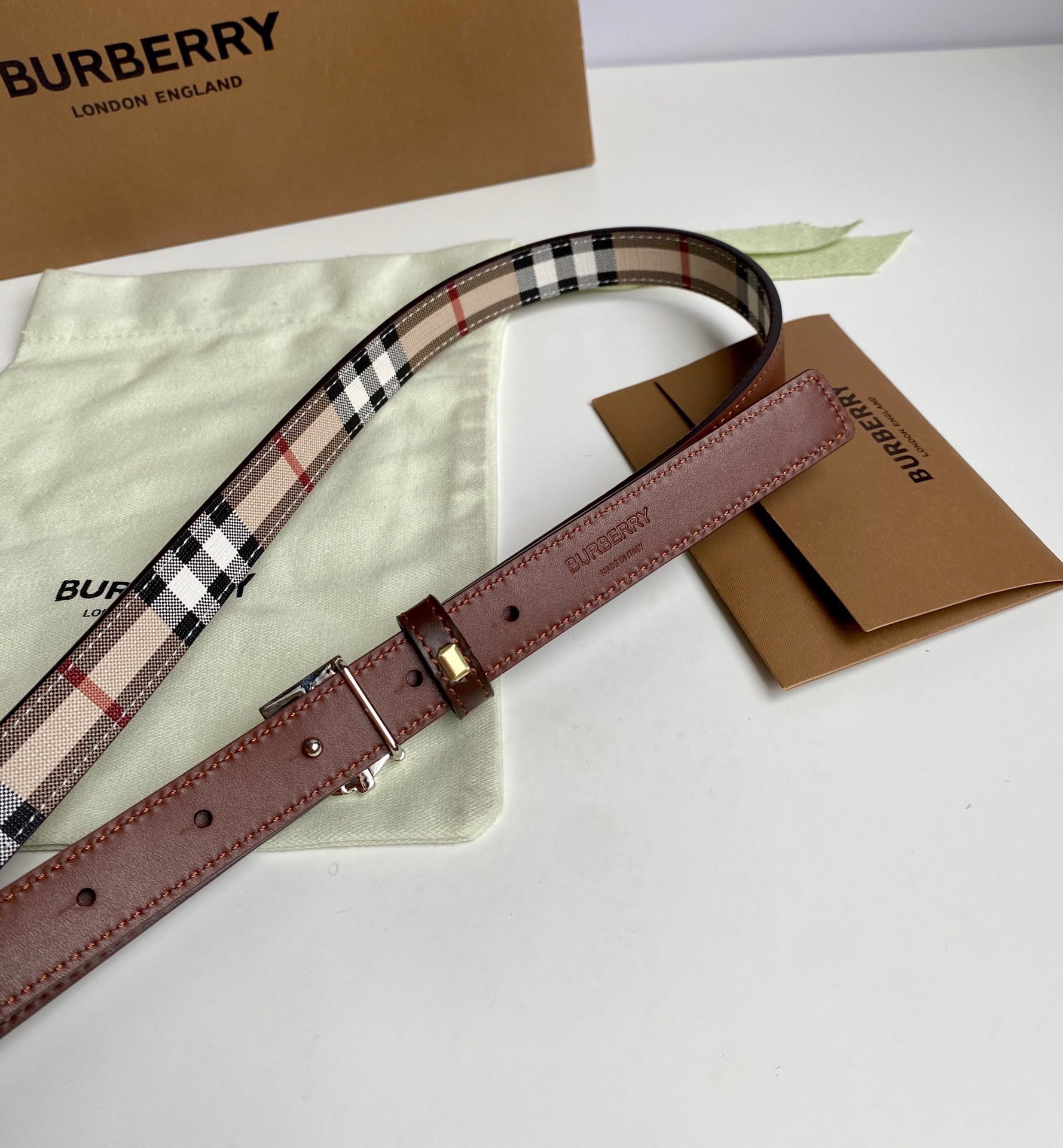 Burberry Female Basic Belt M
