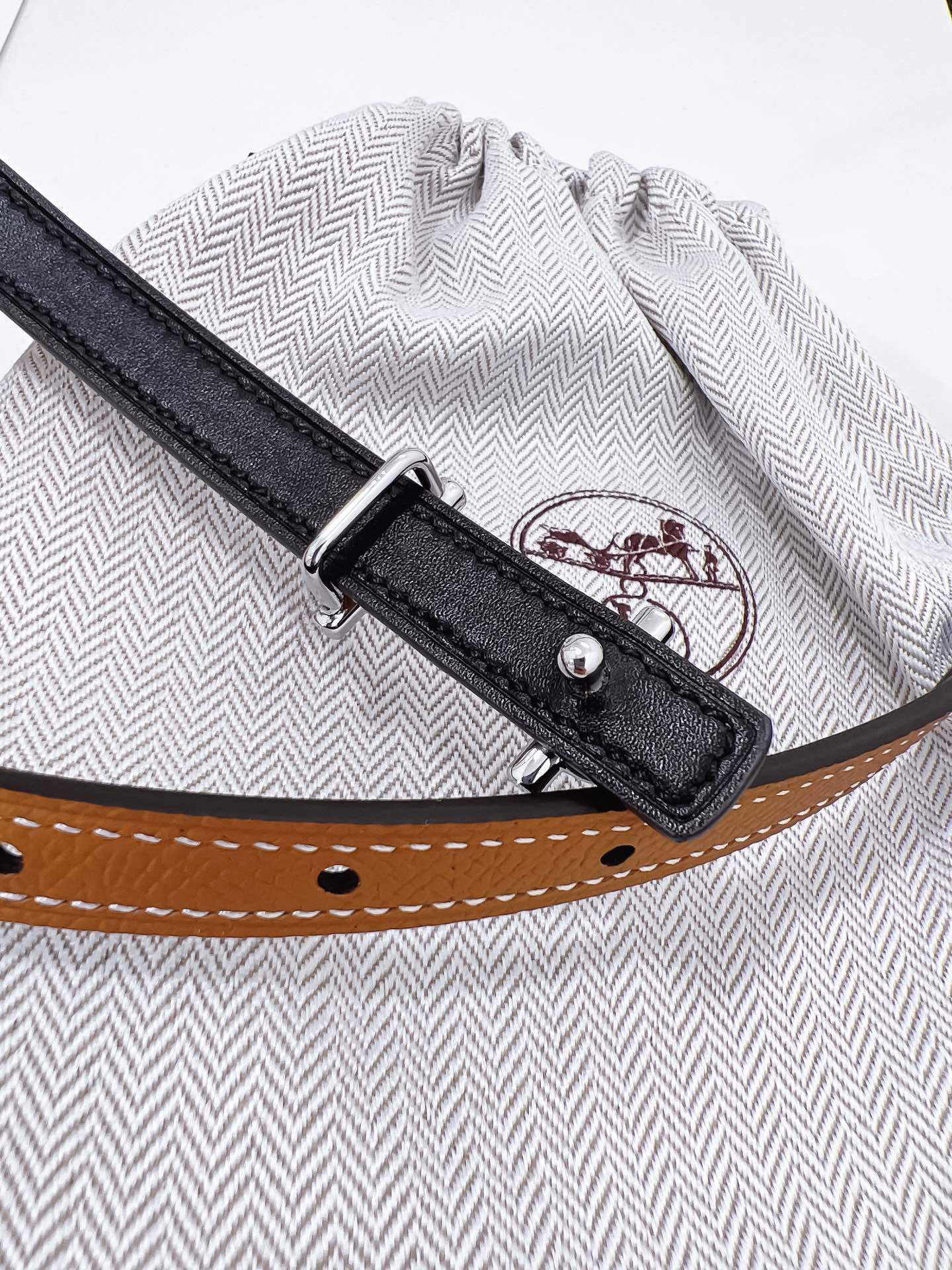 Hermès Female Basic Belt Cow Leather Silver M