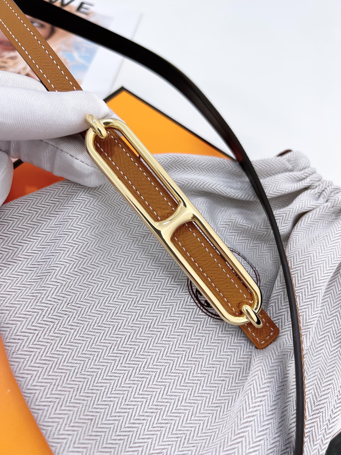 Hermès Female Basic Belt Cow Leather Silver M