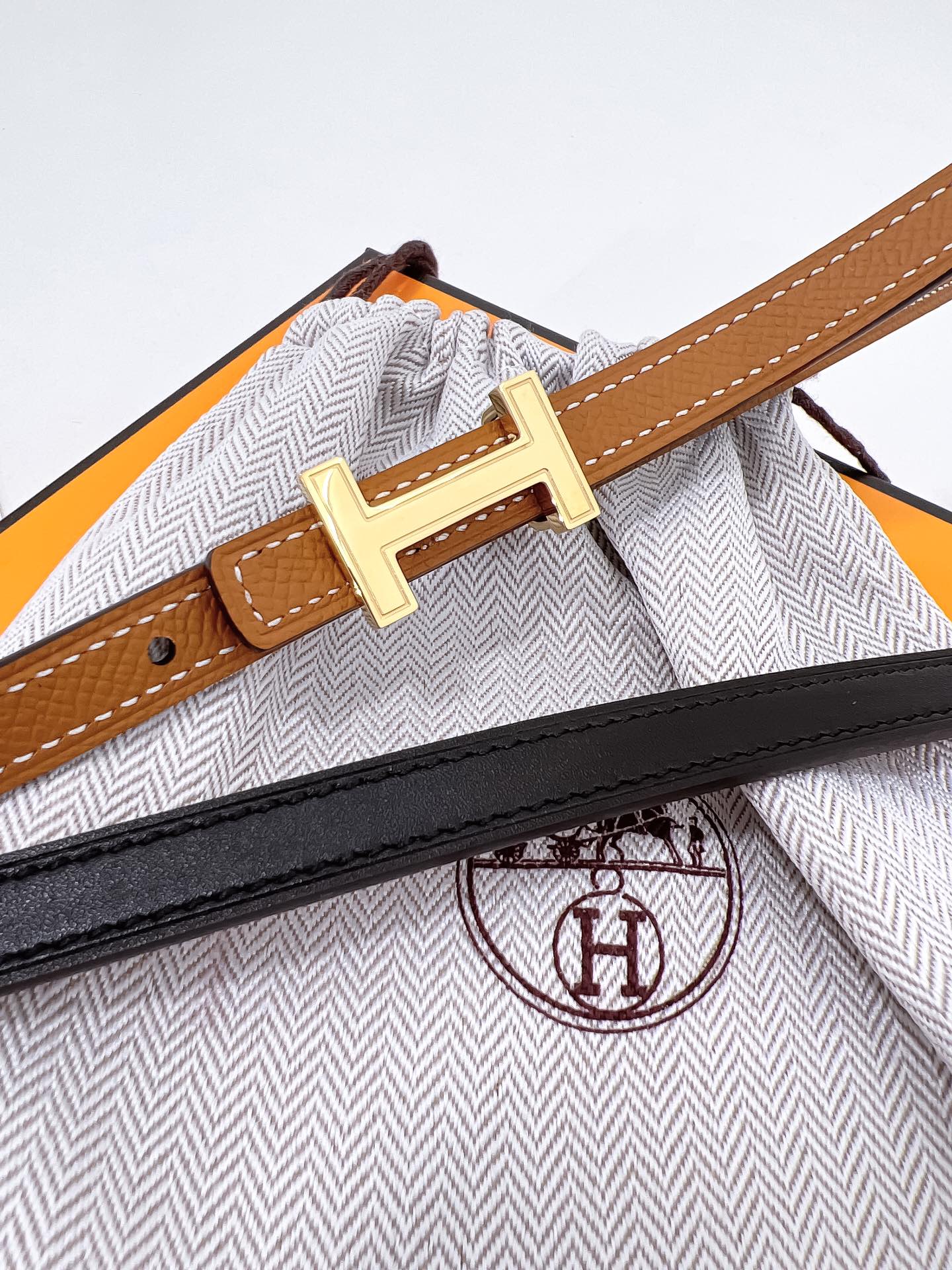Hermès Female Basic Belt Cow Leather Silver M