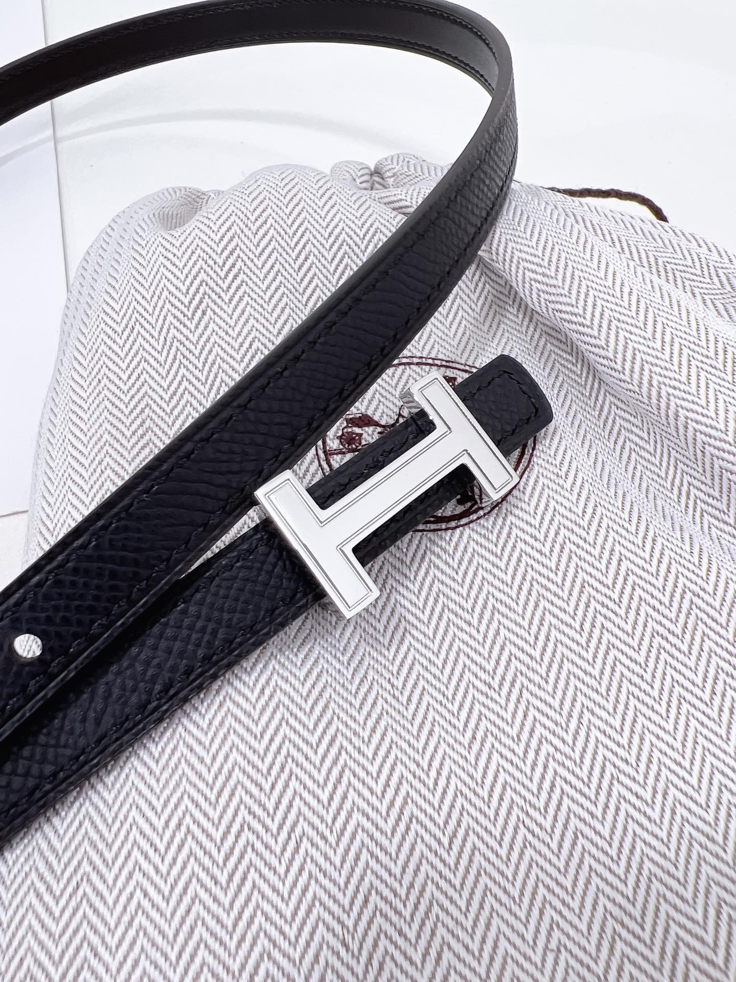 Hermès Female Basic Belt Cow Leather Silver M