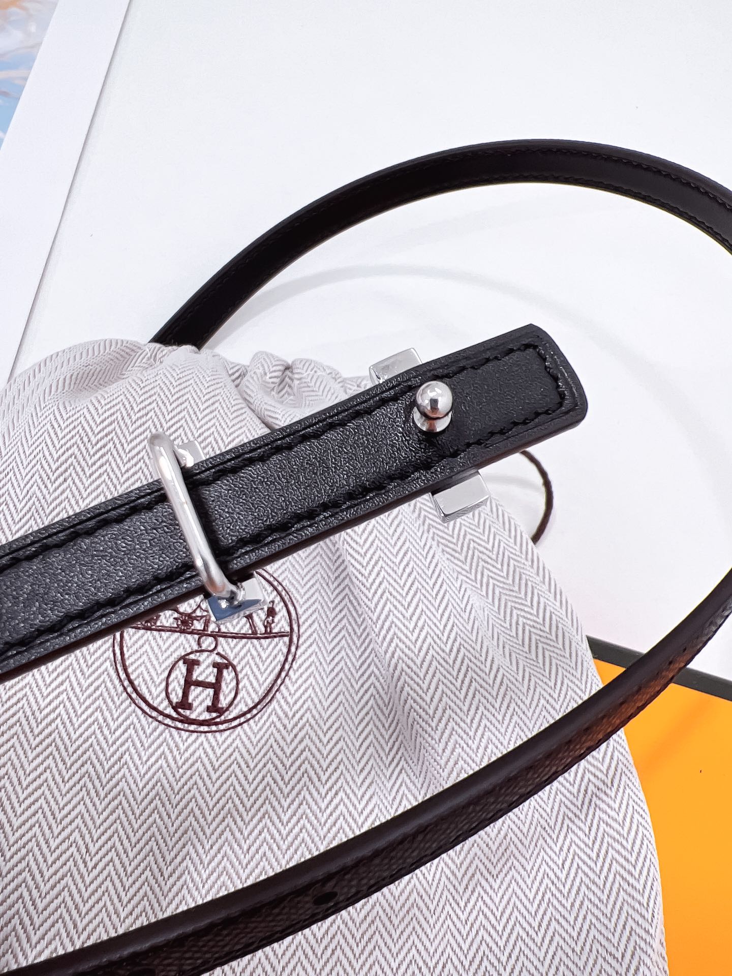 Hermès Female Basic Belt Cow Leather Silver M