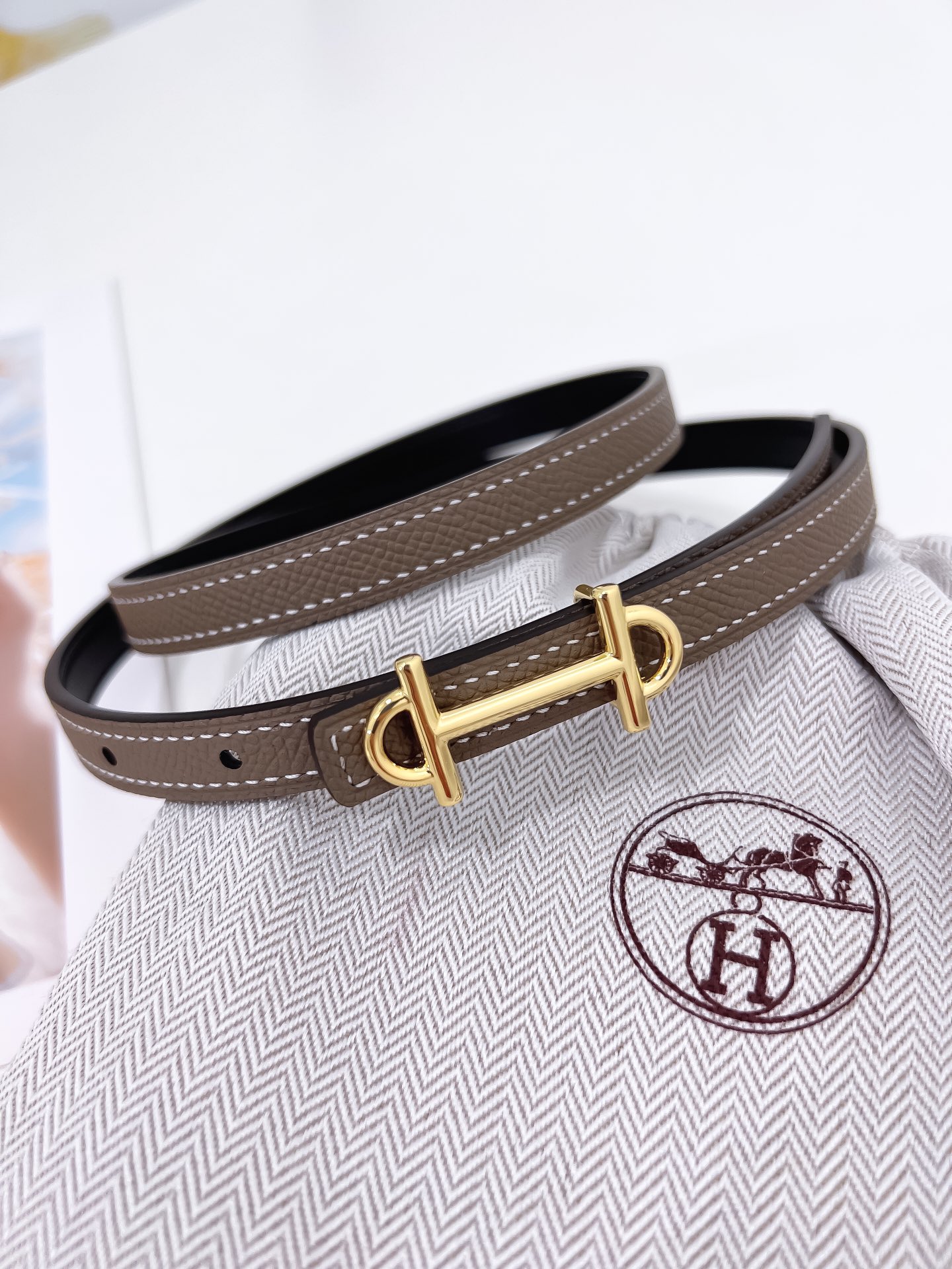Hermès Female Basic Belt Cow Leather Silver M