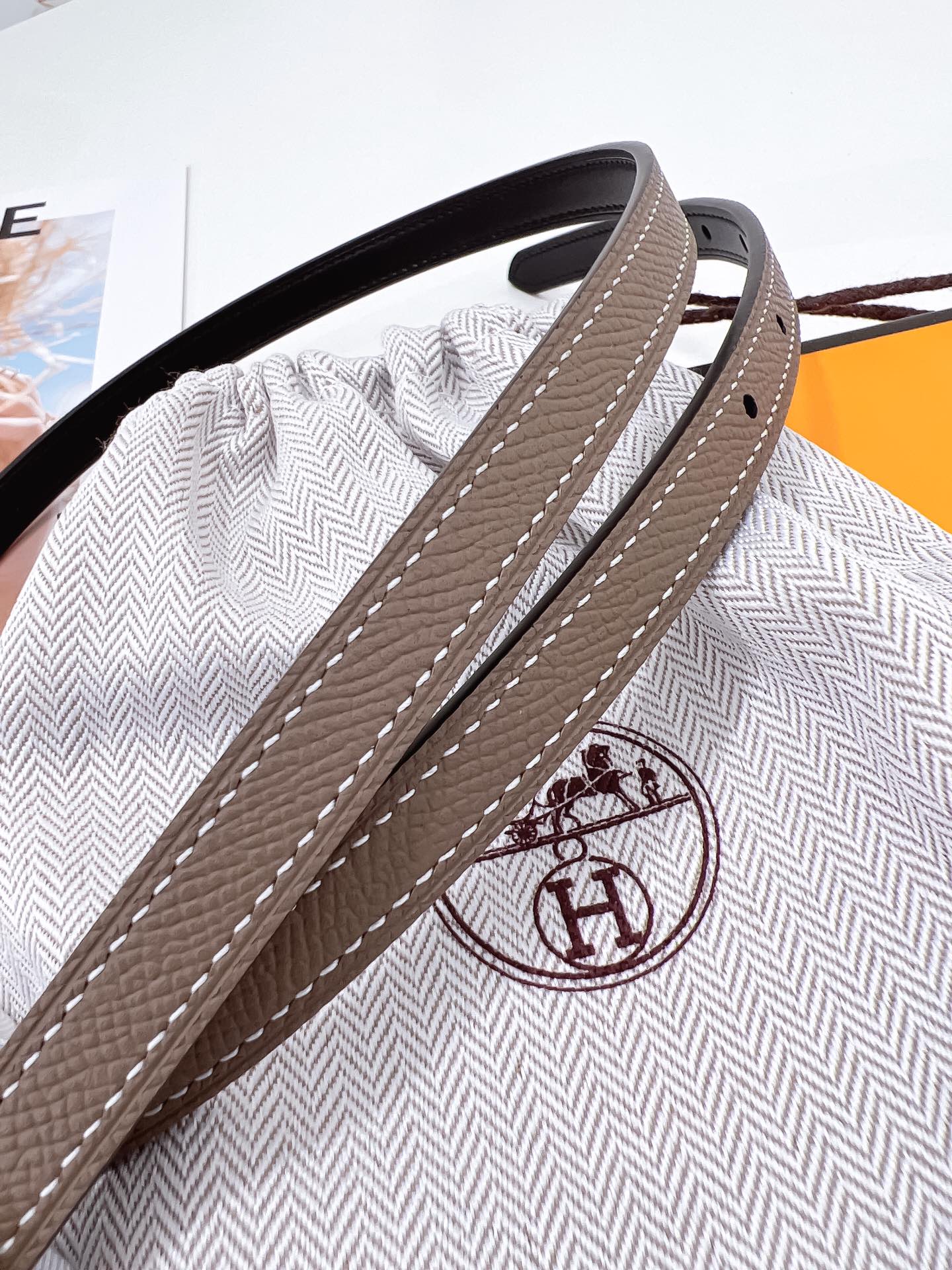 Hermès Female Basic Belt Cow Leather Silver M